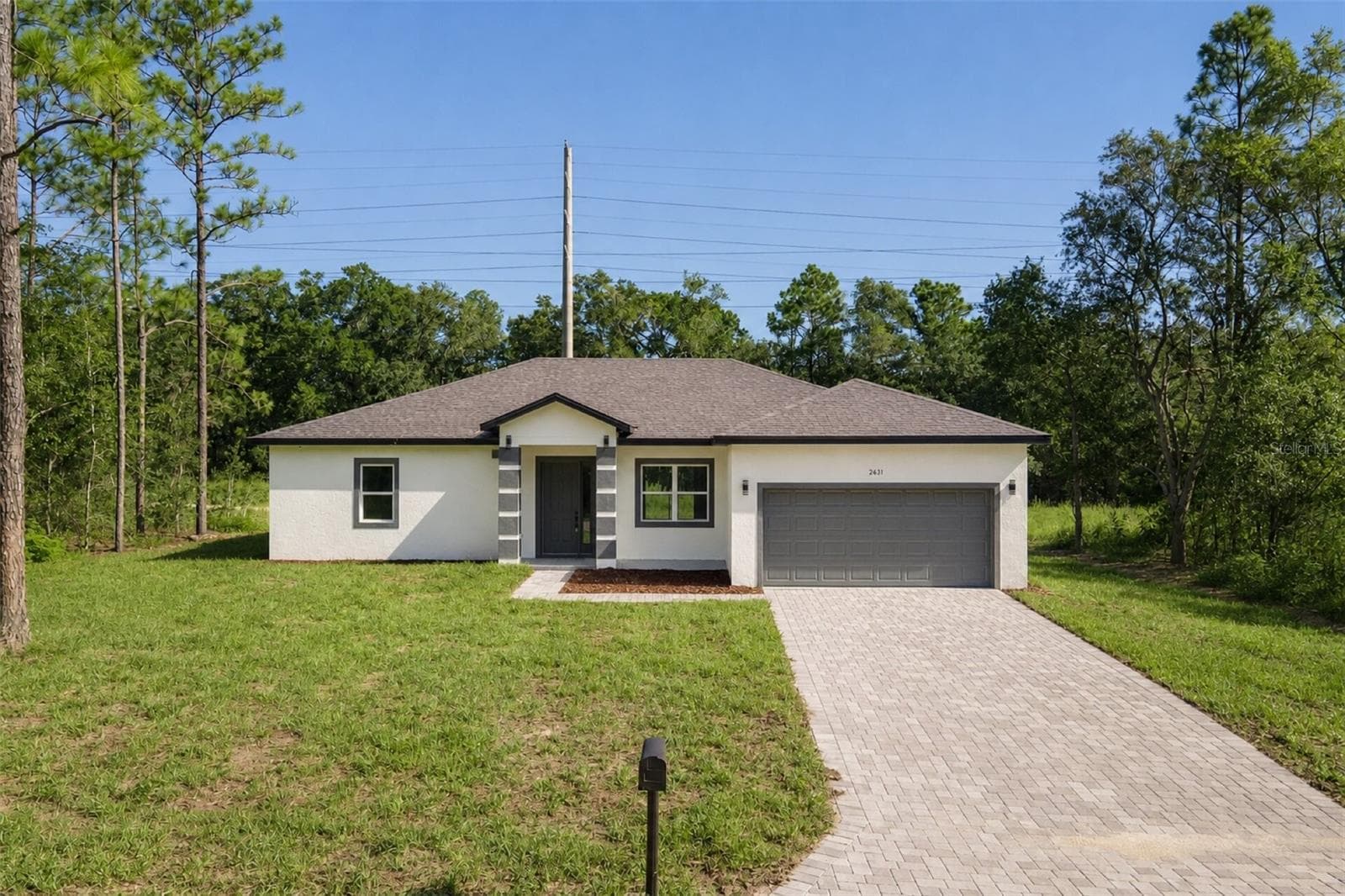 2631 W ROYAL PALM DR