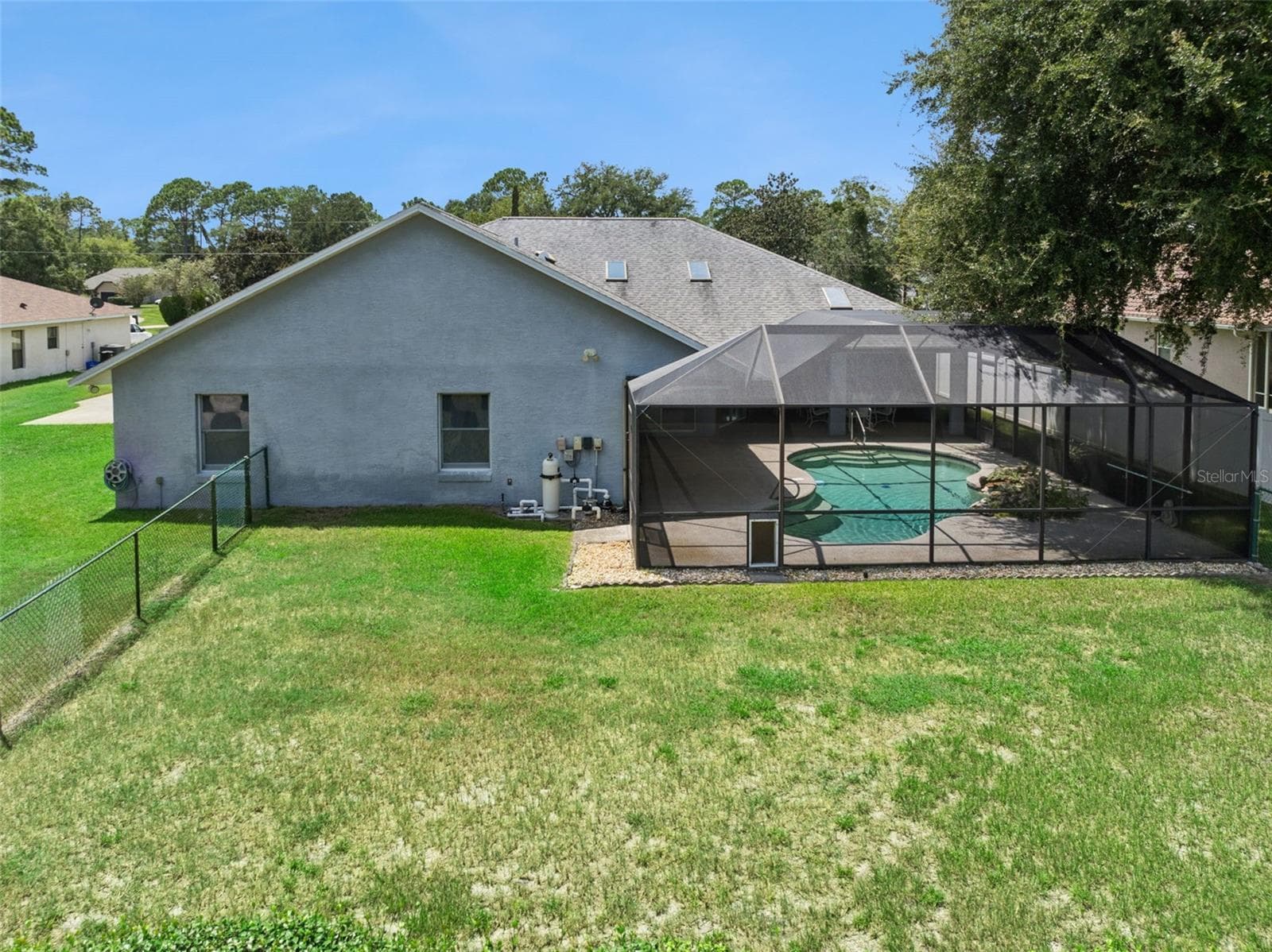 Home backs up to canal - 23 WELLSTREAM LN, PALM COAST