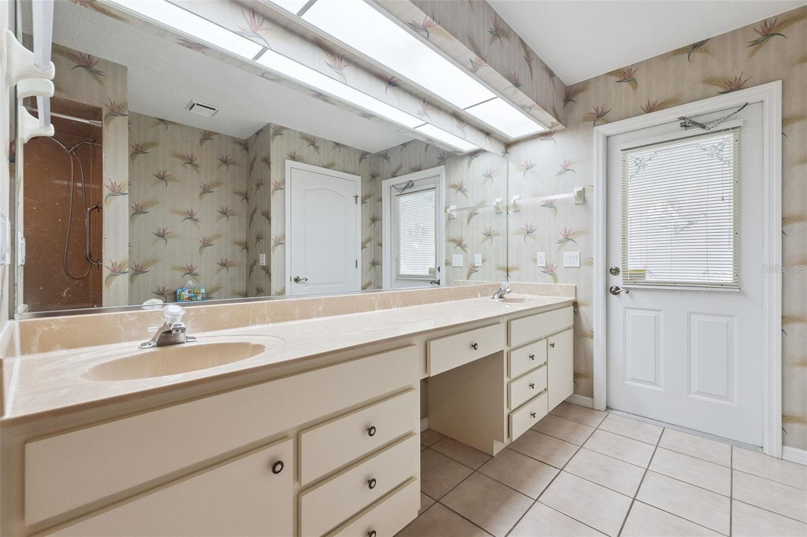 Guest Bath Dual Sink - 23 WELLSTREAM LN, PALM COAST