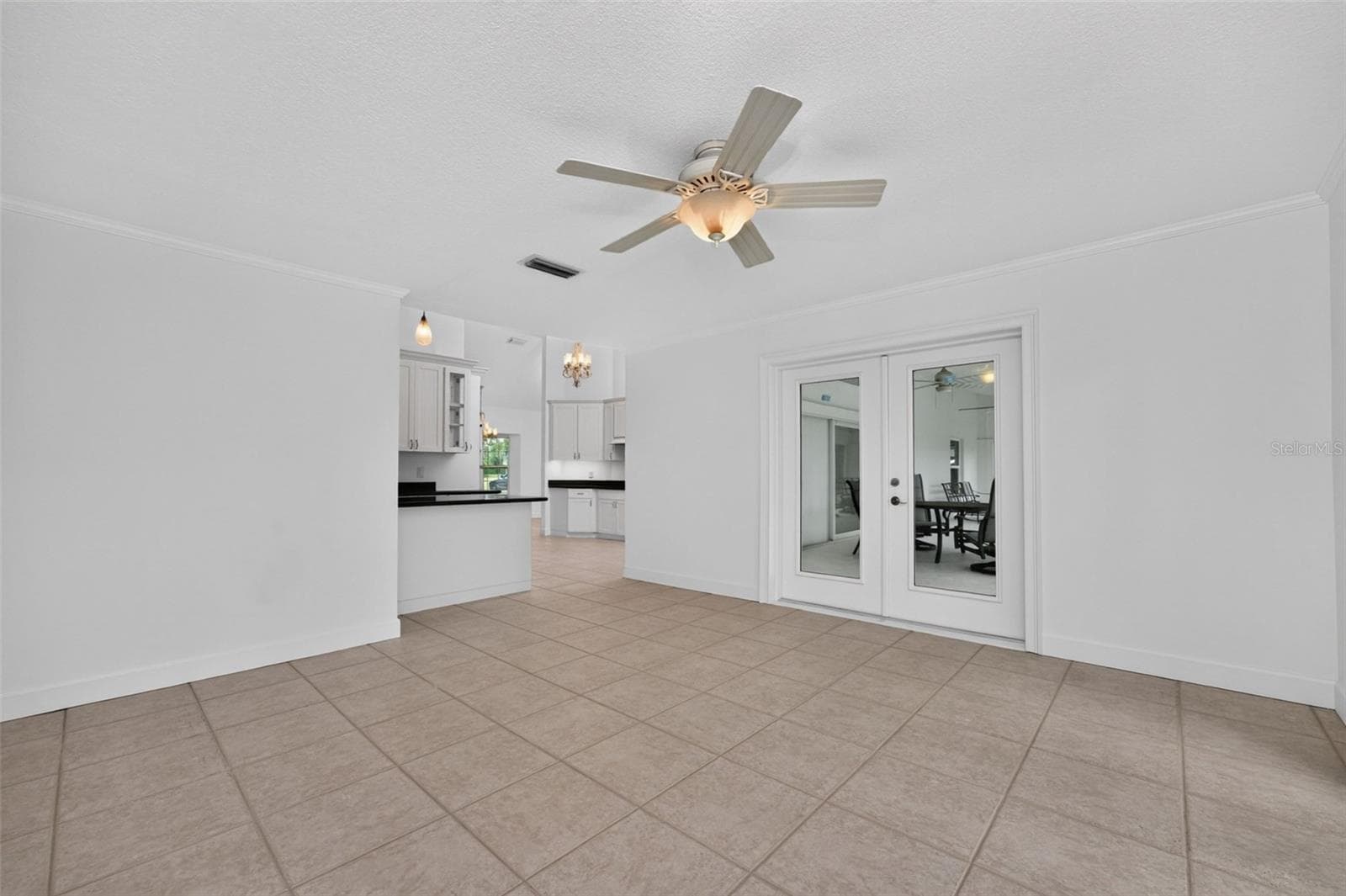 Family room - 200 S OXFORD DR, ENGLEWOOD