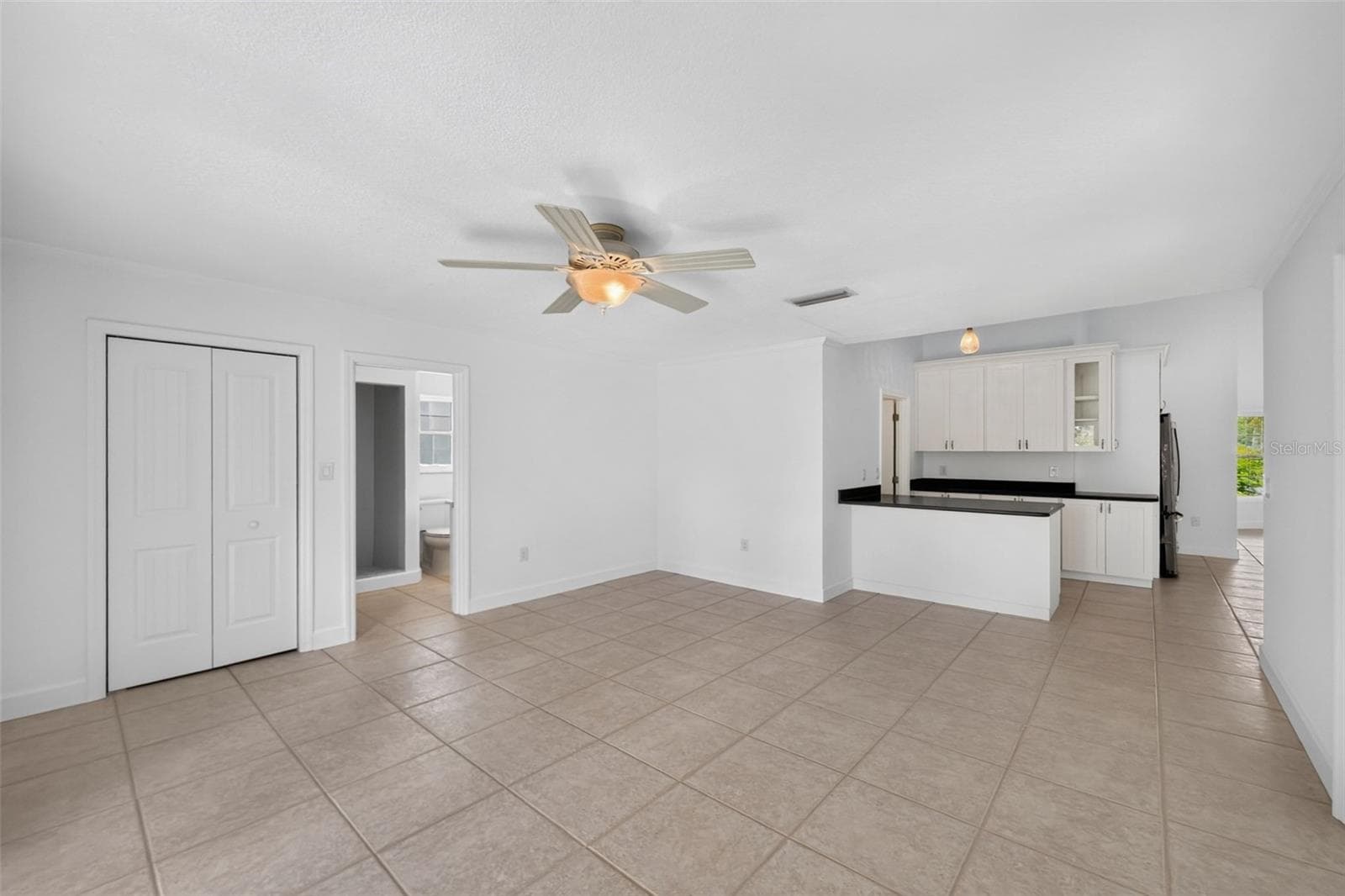 From family room looking toward the kitchen and 3rd bath - 200 S OXFORD DR, ENGLEWOOD