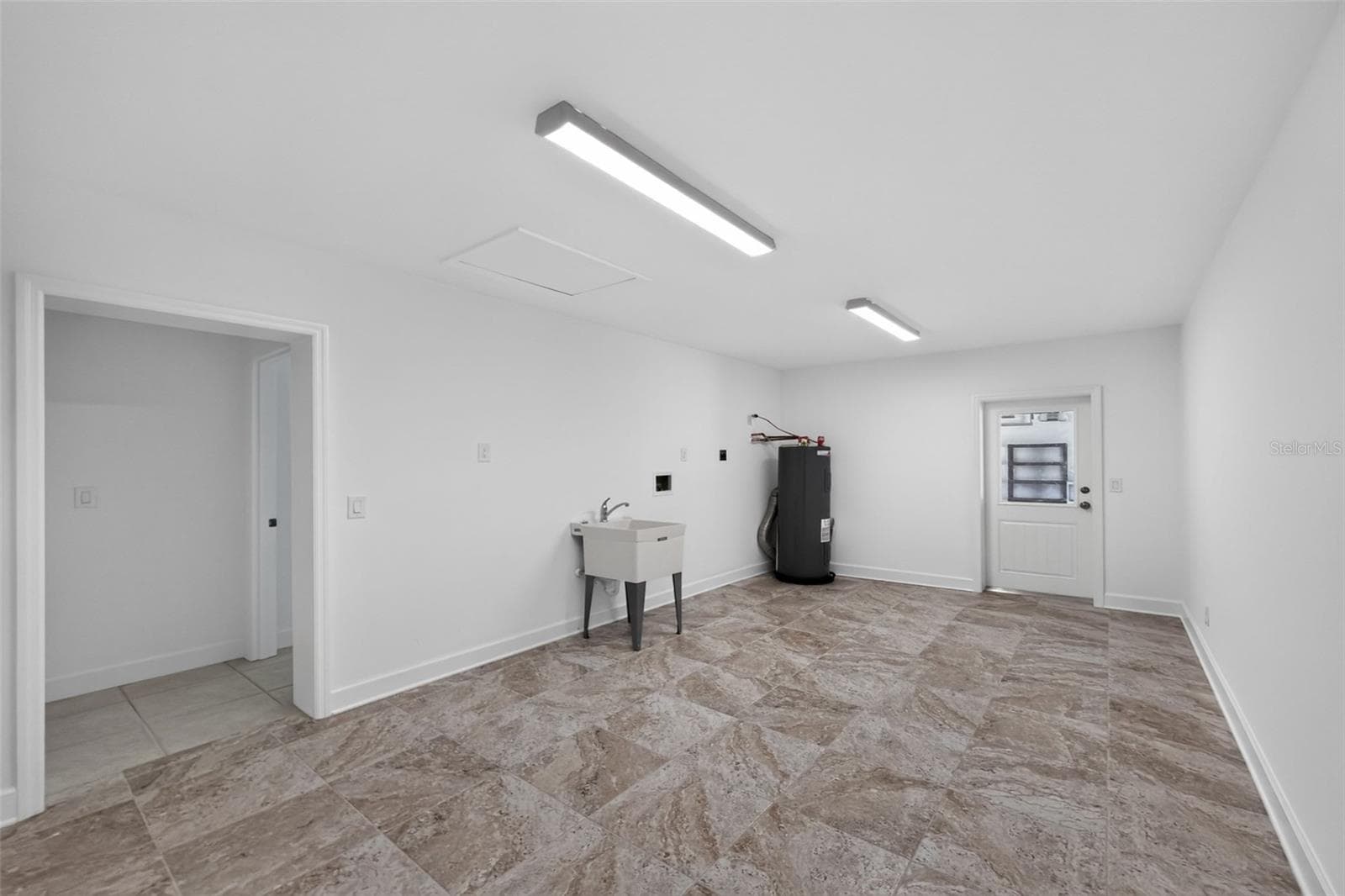 Laundry room - 200 S OXFORD DR, ENGLEWOOD