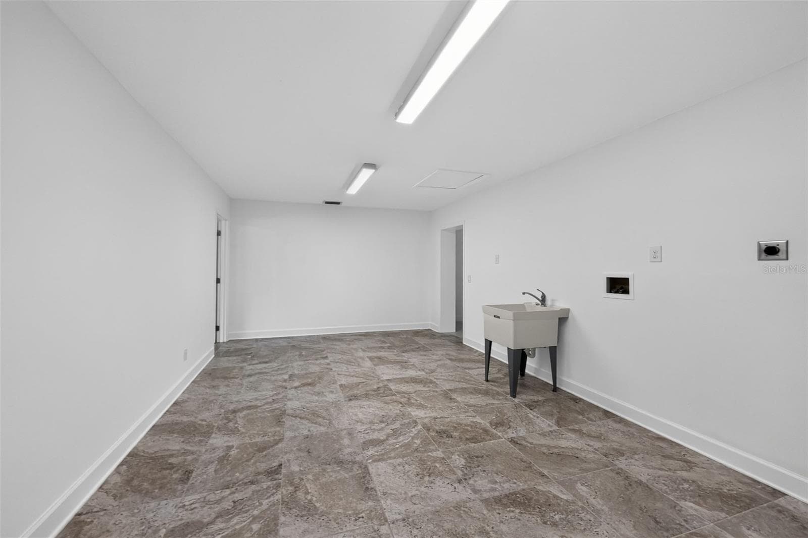 Laundry room - 200 S OXFORD DR, ENGLEWOOD