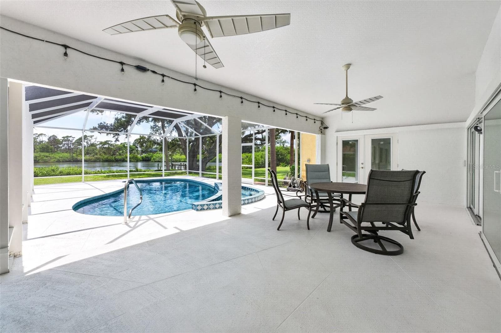 Lanai - 200 S OXFORD DR, ENGLEWOOD