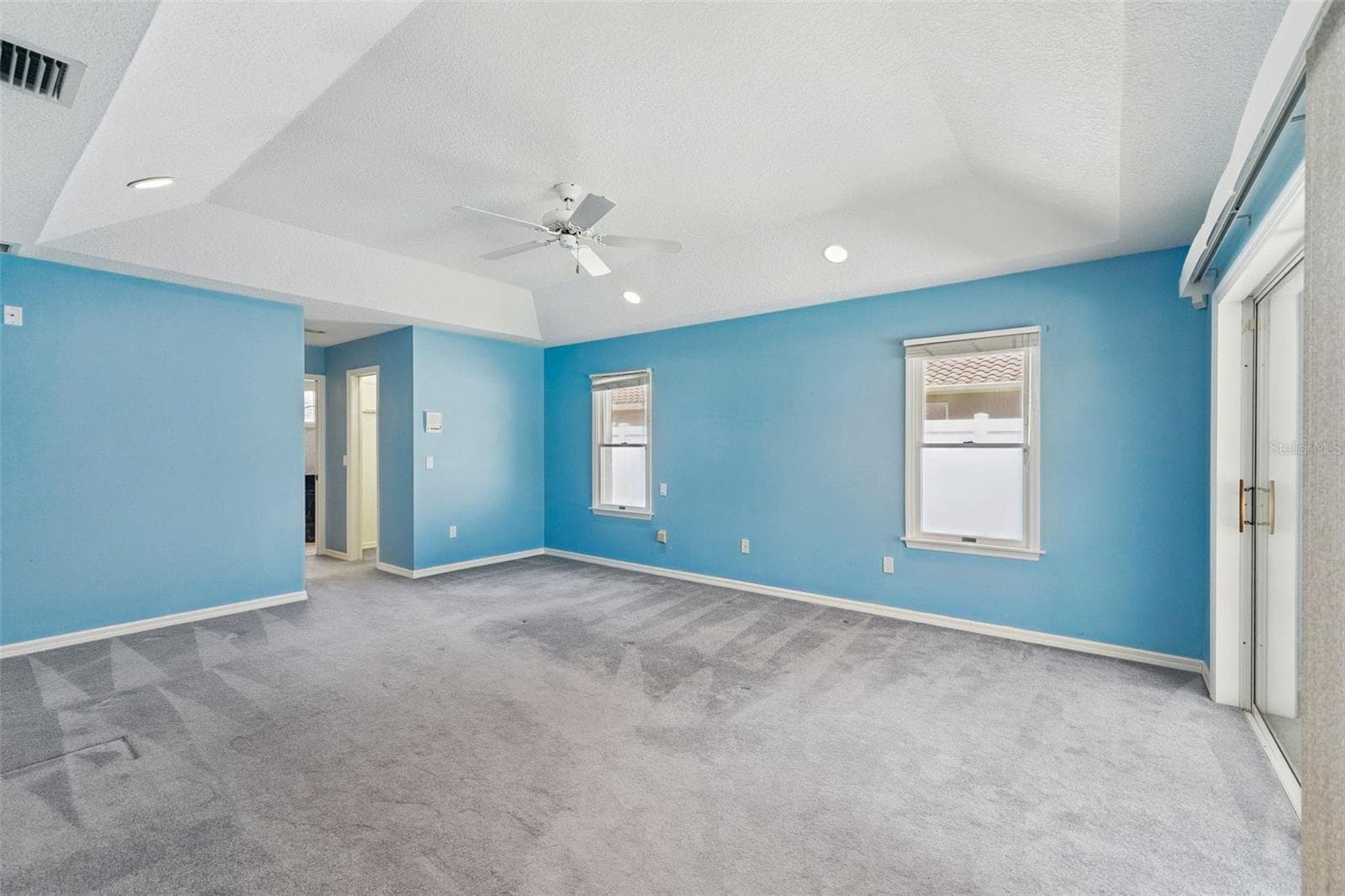 Primary Bed Room with Two large walk-in closets - 23 WELLSTREAM LN, PALM COAST