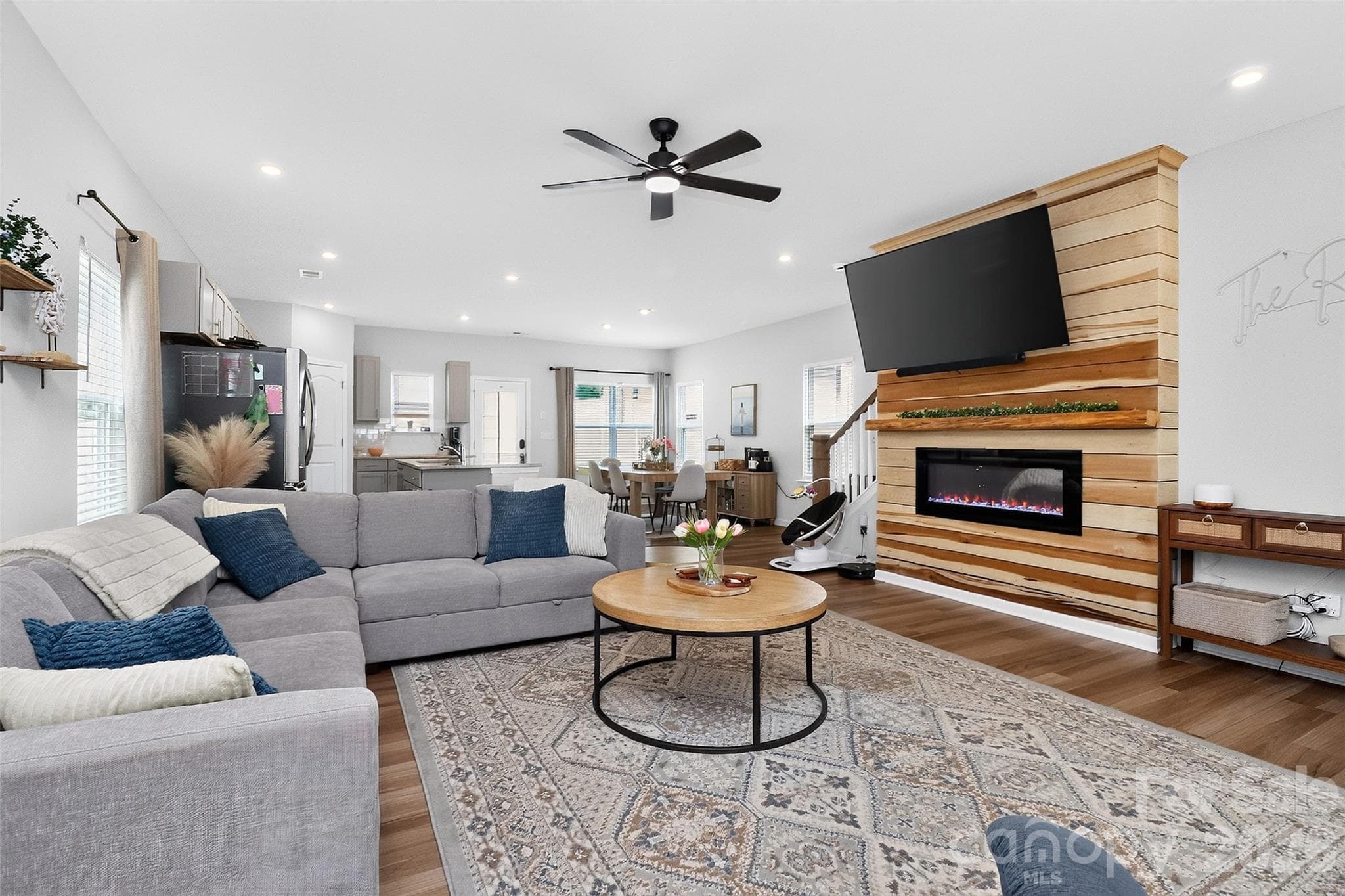 Single Family Residence at 9134 Ramsford Court, Charlotte, photo 5 of 23