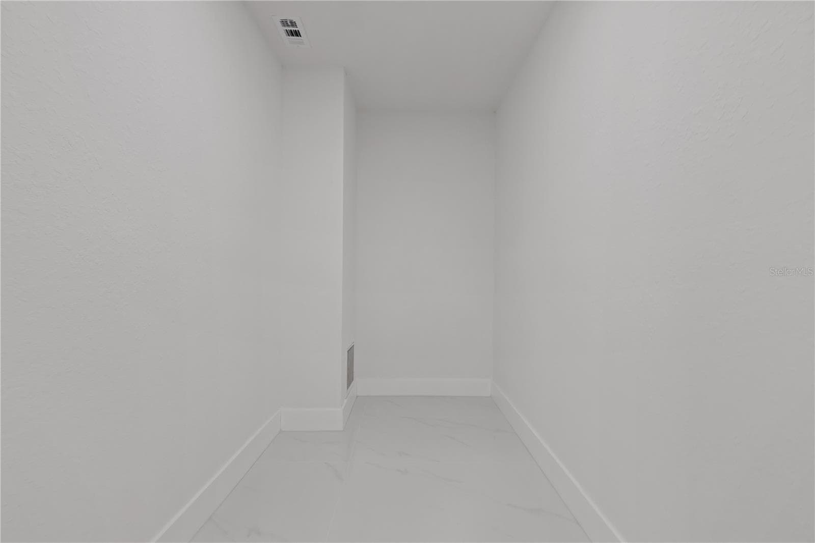 Single Family Residence at 6403 ELLIOT DR, TAMPA, photo 15 of 45
