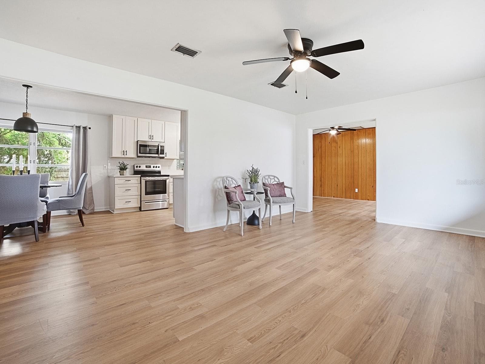 Single Family Residence at 2269 SOUTHLAND RD, MOUNT DORA, photo 7 of 42