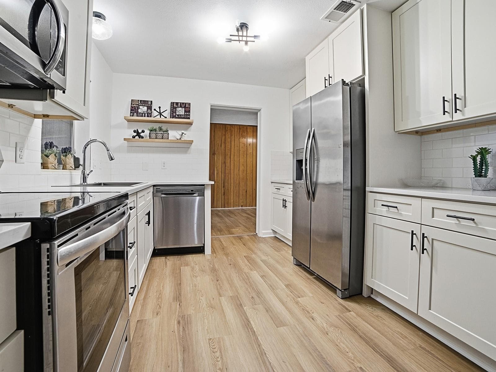 Single Family Residence at 2269 SOUTHLAND RD, MOUNT DORA, photo 11 of 42