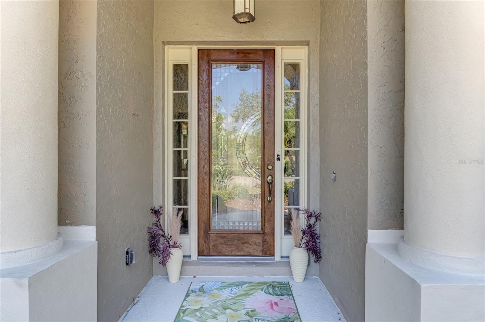 Welcome home - 107 WAYFOREST DR, VENICE