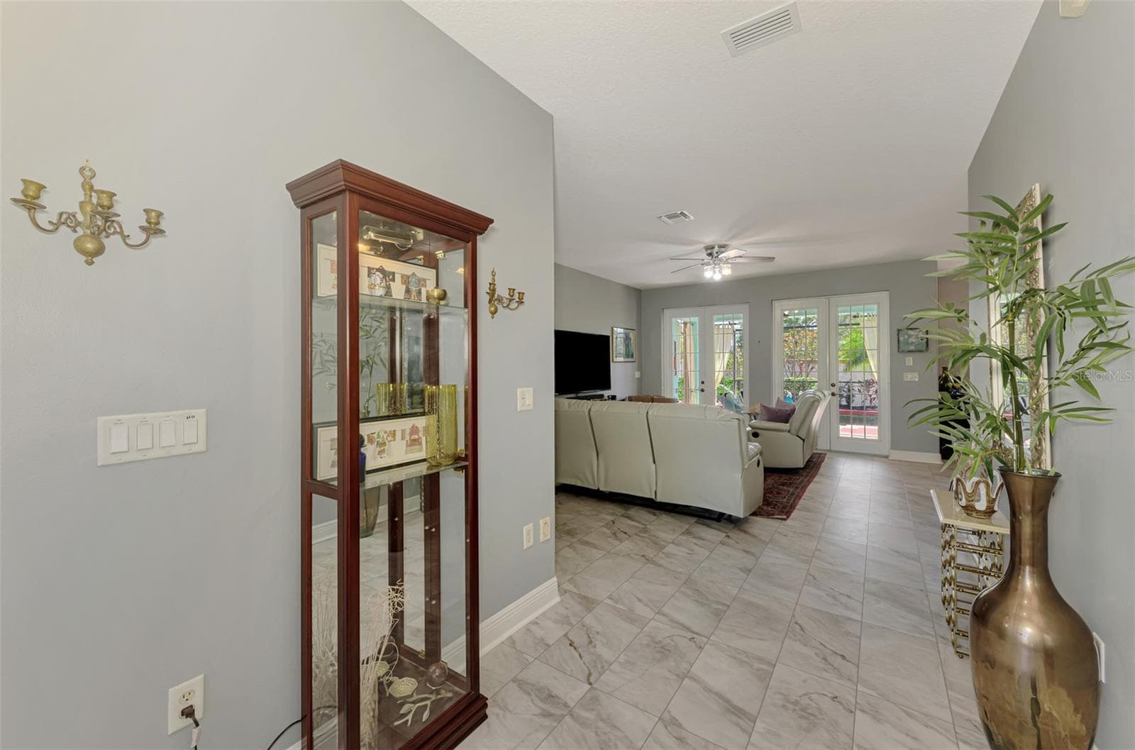 Single Family Residence at 107 WAYFOREST DR, VENICE, photo 18 of 73