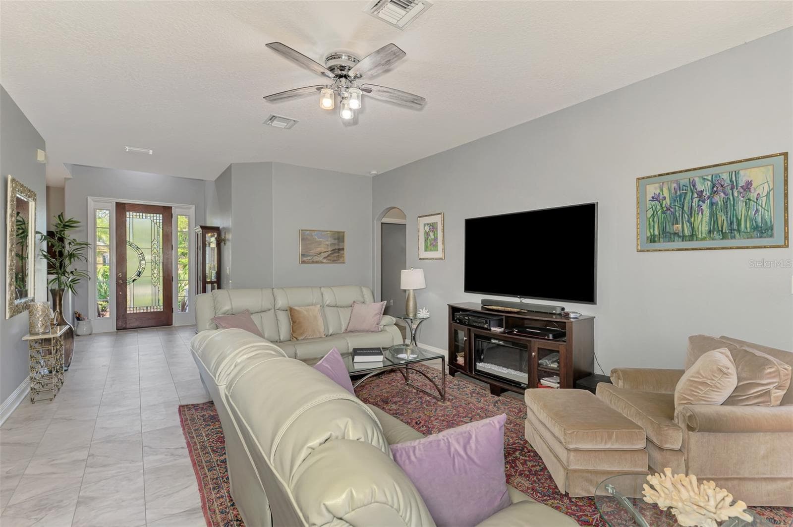 Spacious and open - 107 WAYFOREST DR, VENICE