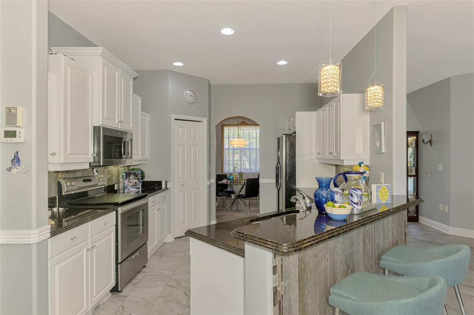 Single Family Residence at 107 WAYFOREST DR, VENICE, photo 26 of 73