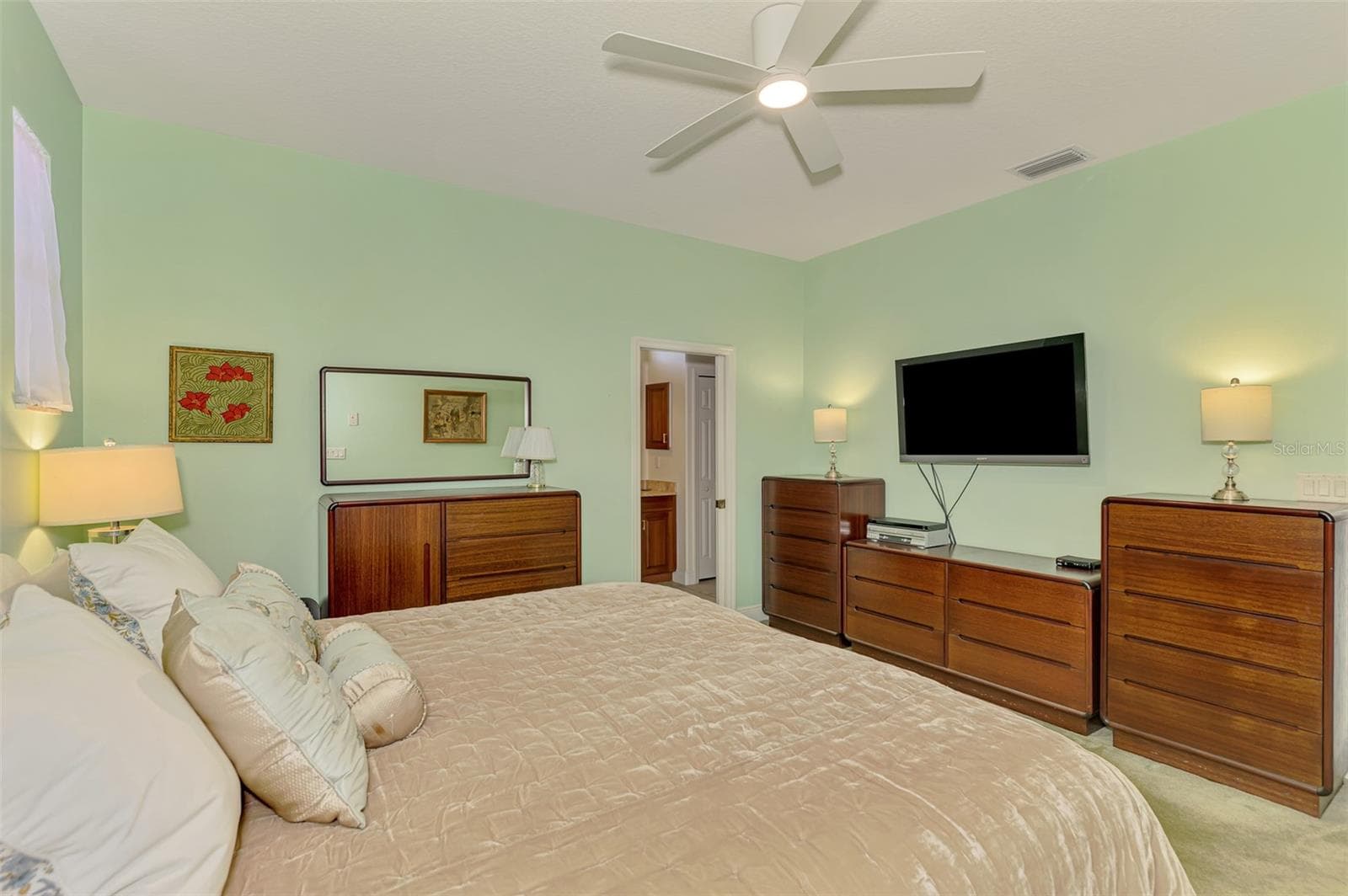 Single Family Residence at 107 WAYFOREST DR, VENICE, photo 36 of 73