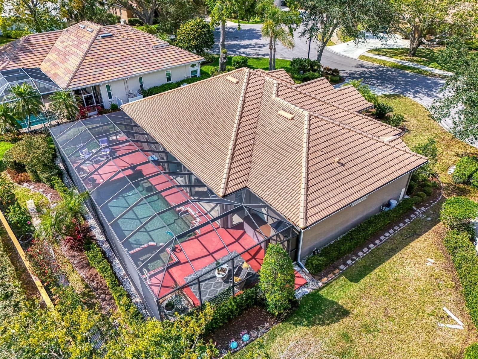 Privacy & Florida lifestyle combined! - 107 WAYFOREST DR, VENICE