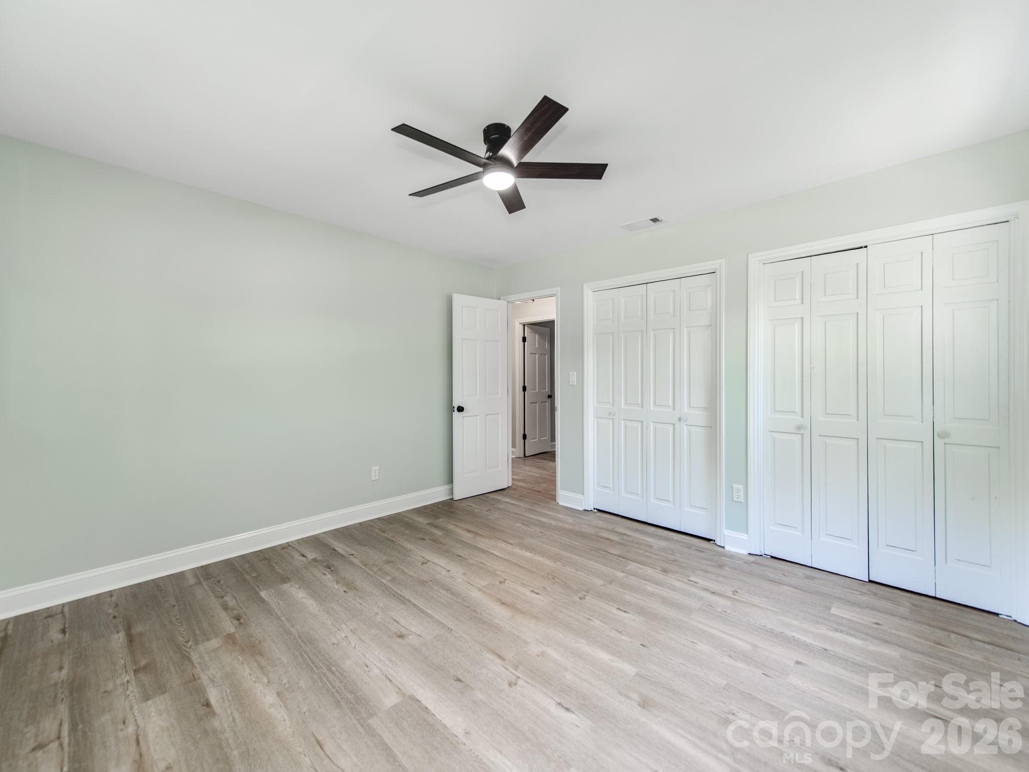 2nd bedroom with double closets - 3072 Bethany Street, Claremont