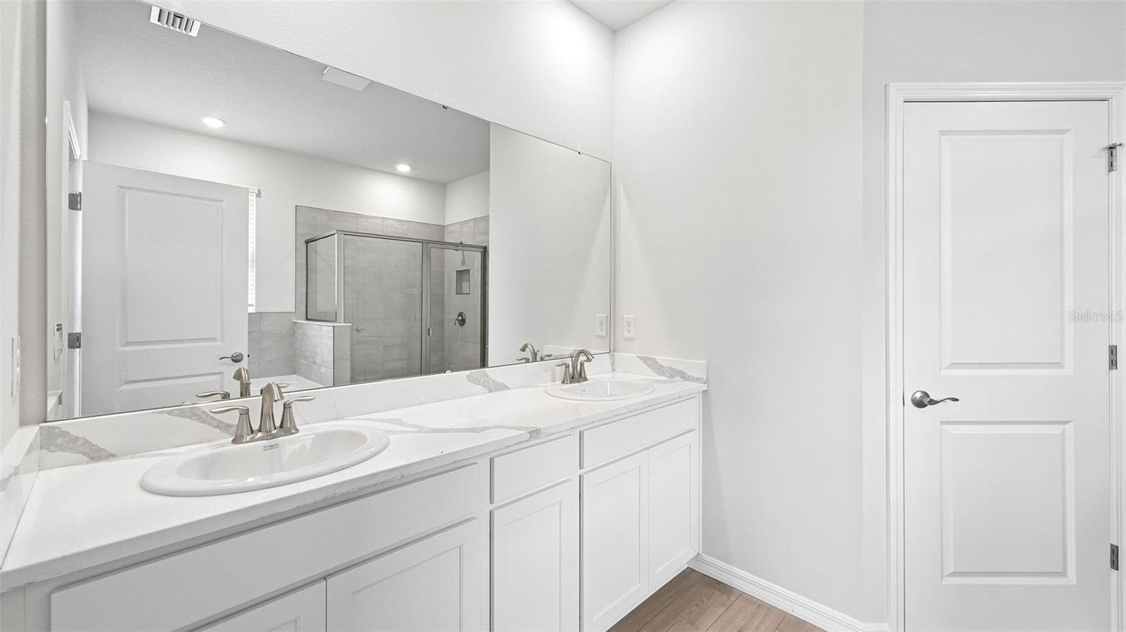 Single Family Residence at 18112 TAVERNSIDE TRL, LAKEWOOD RANCH, photo 16 of 54