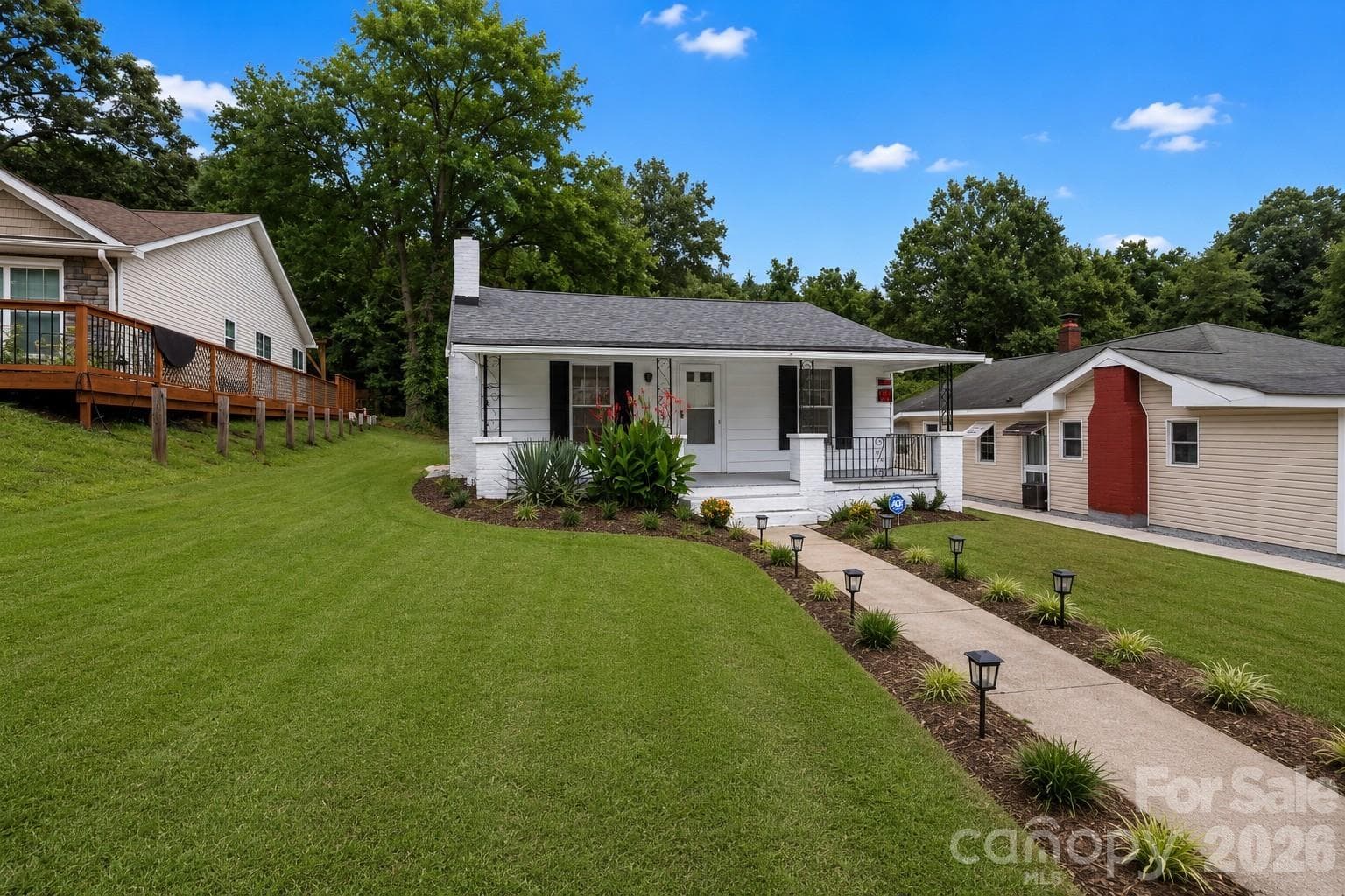 Single Family Residence at 1306 Forrest Street, High Point, photo 4 of 28