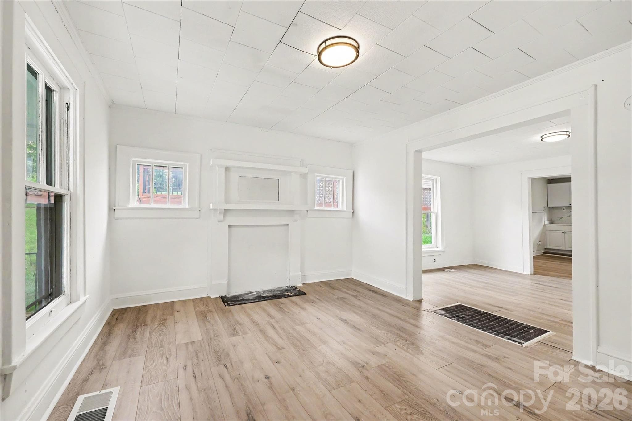 Single Family Residence at 1306 Forrest Street, High Point, photo 10 of 28