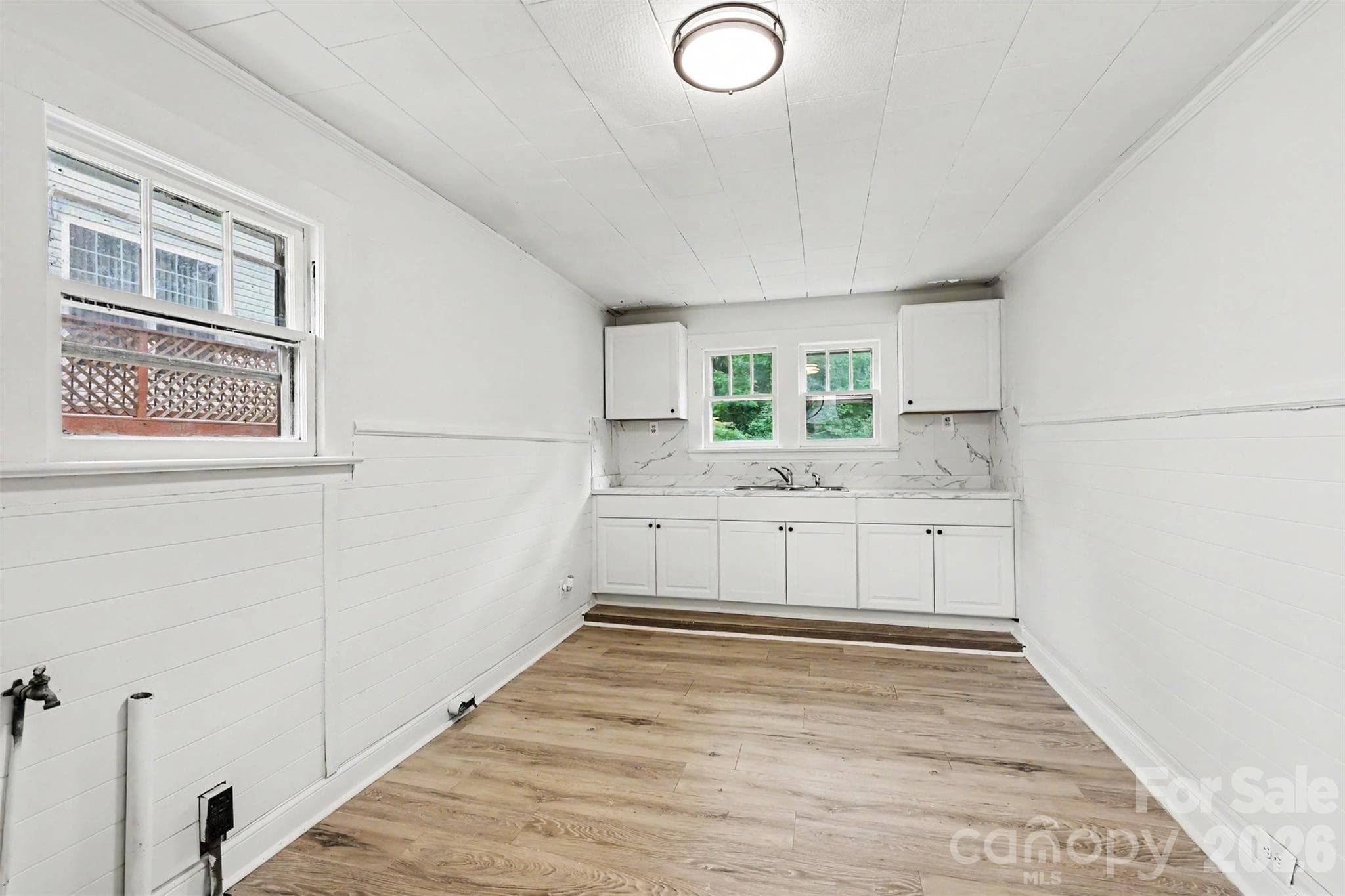 Single Family Residence at 1306 Forrest Street, High Point, photo 11 of 28