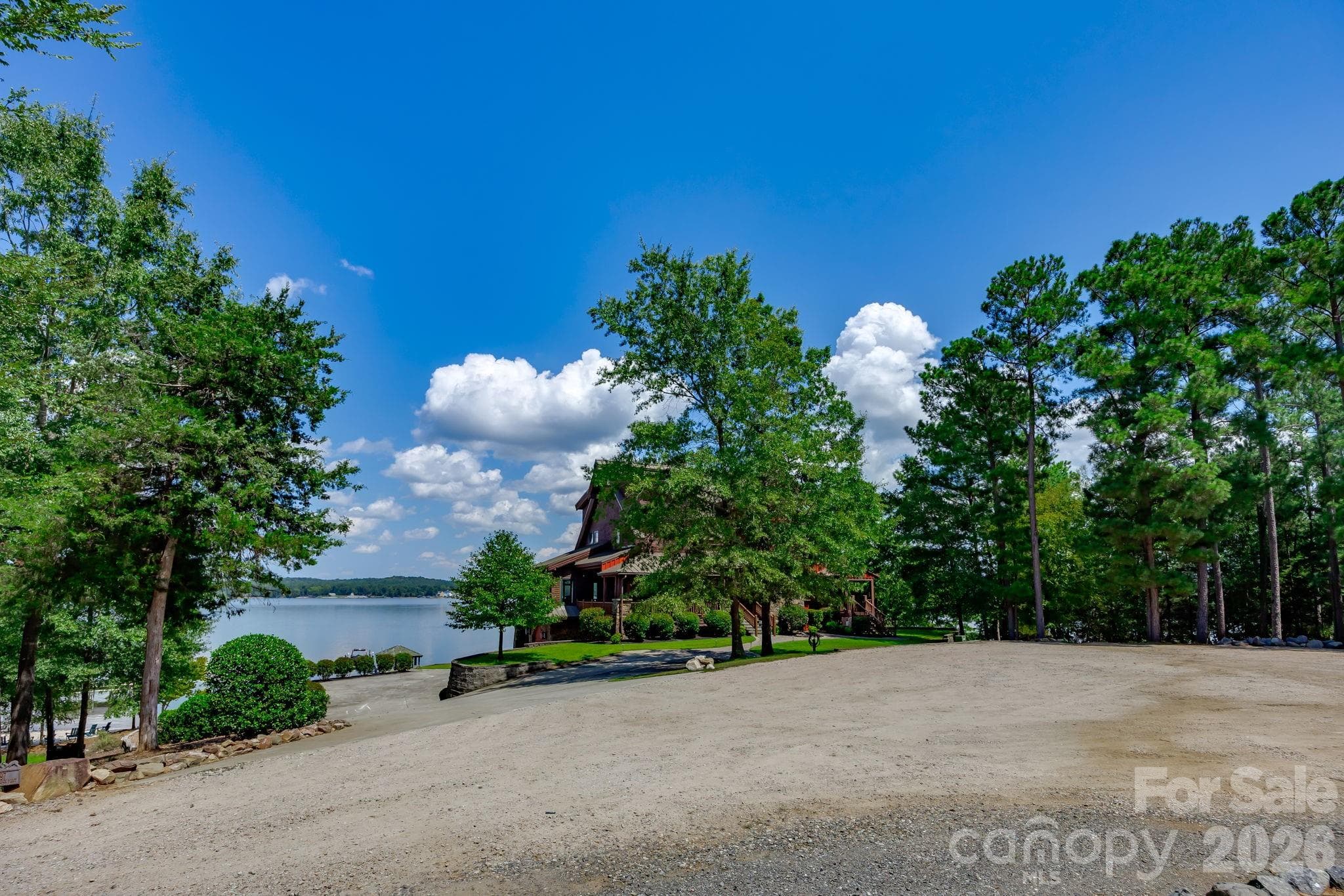 Extra parking area provides plenty of space for vehicles, boats, trailers, RVs, and more. - 197 Smooth Rock Point, Ridgeway