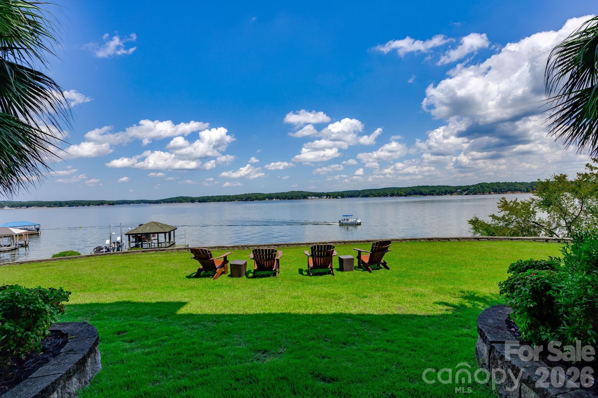 WaterFront Sitting - 197 Smooth Rock Point, Ridgeway