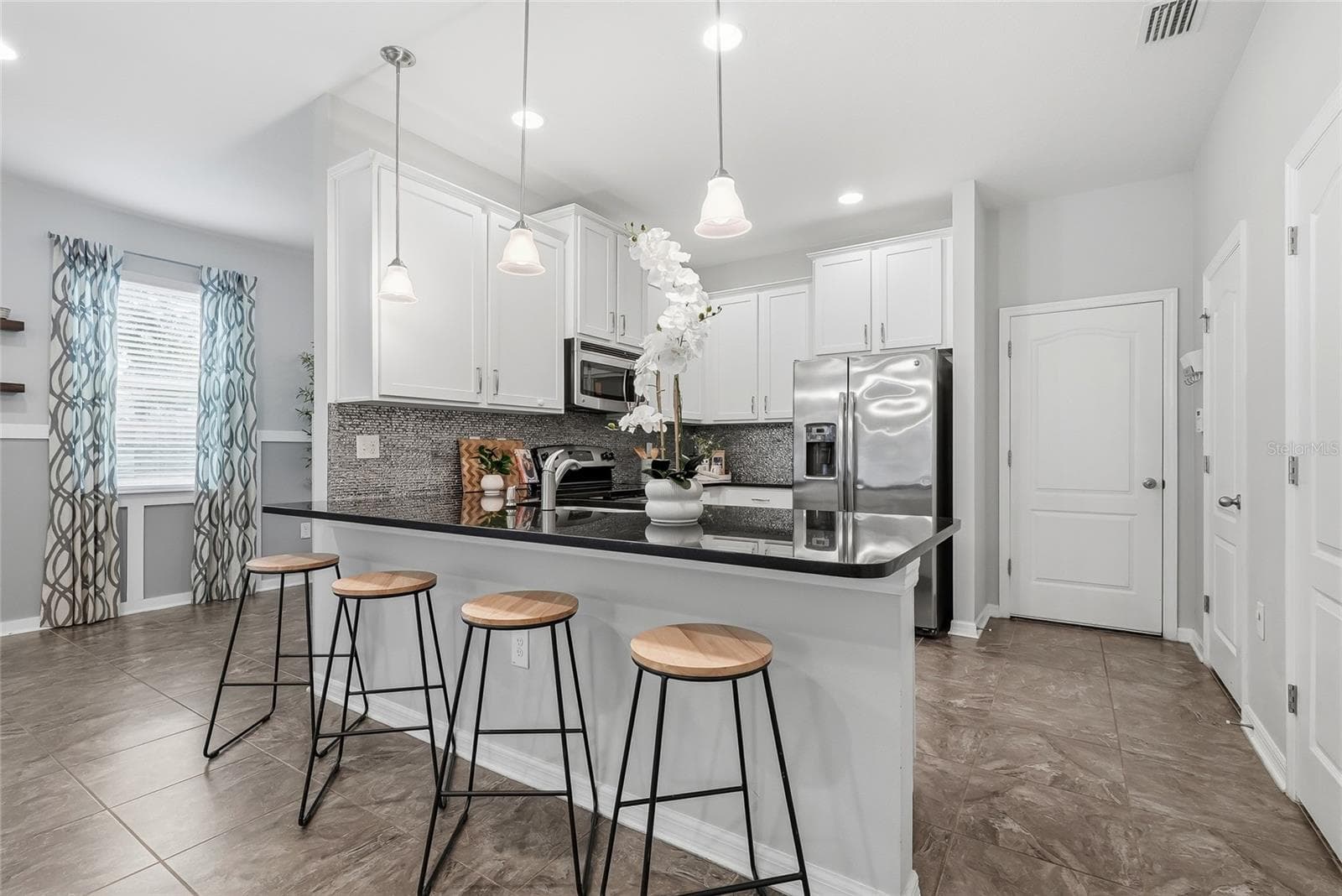 Townhouse at 13105 CANOPY CREEK DR, TAMPA, photo 16 of 46