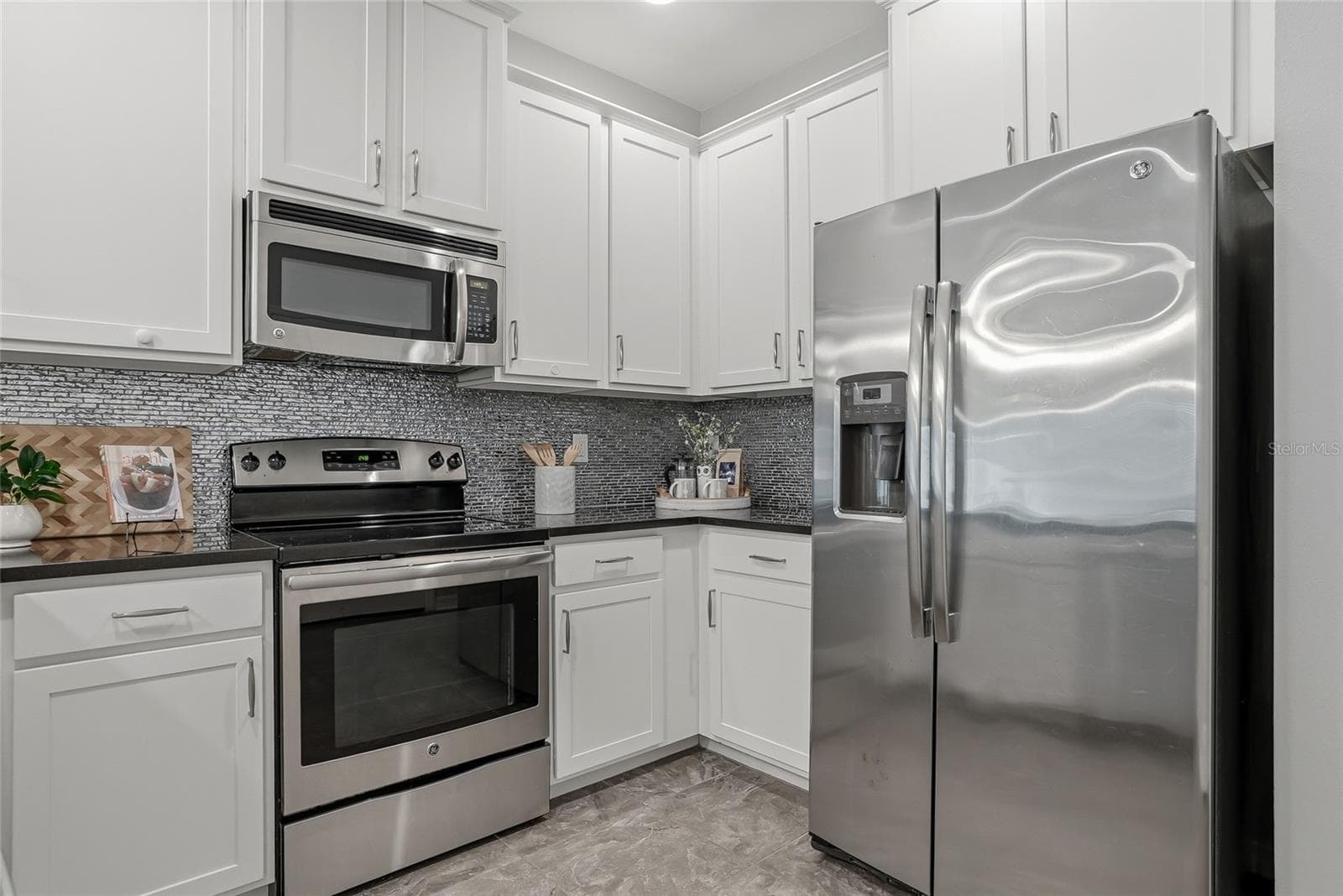 Townhouse at 13105 CANOPY CREEK DR, TAMPA, photo 17 of 46