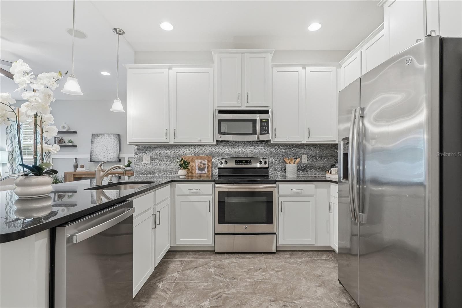 Townhouse at 13105 CANOPY CREEK DR, TAMPA, photo 18 of 46