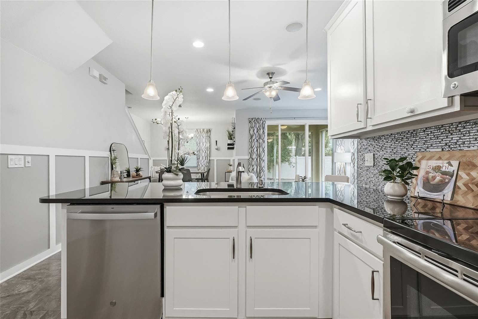 Townhouse at 13105 CANOPY CREEK DR, TAMPA, photo 21 of 46