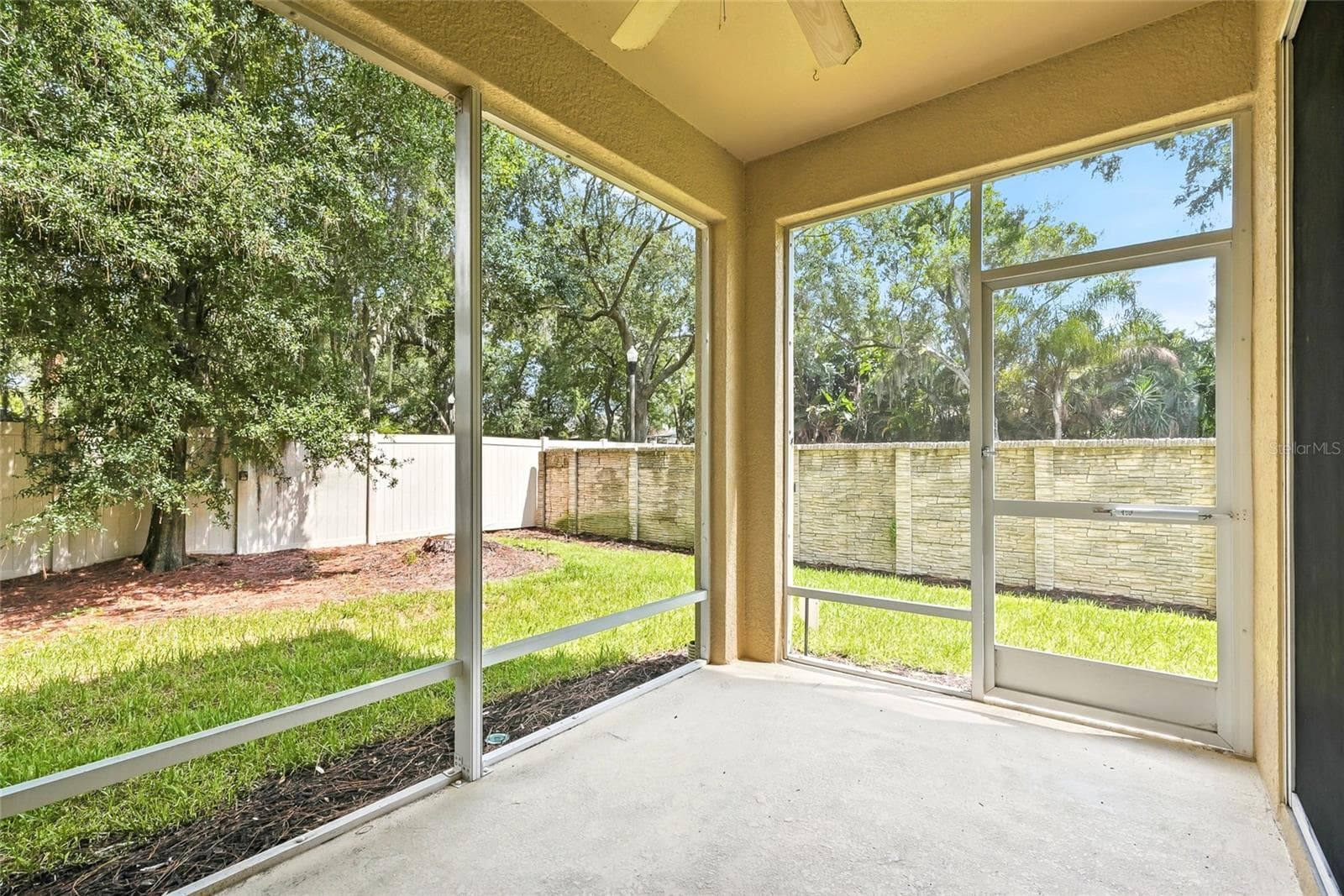 Townhouse at 13105 CANOPY CREEK DR, TAMPA, photo 41 of 46