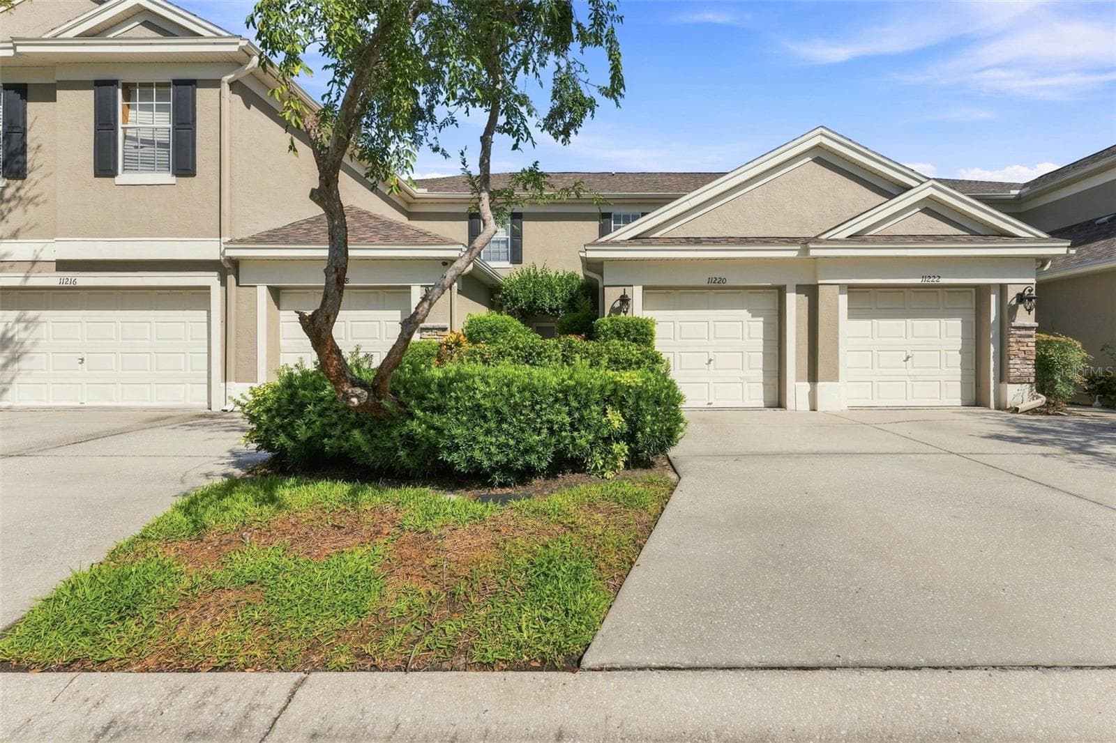 Townhouse at 11220 WINDSOR PLACE CIR, TAMPA, photo 3 of 41