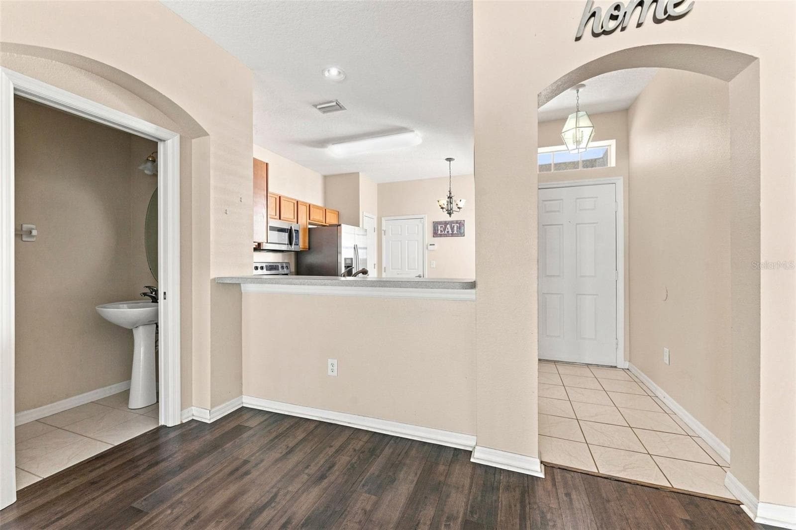 Townhouse at 11220 WINDSOR PLACE CIR, TAMPA, photo 6 of 41