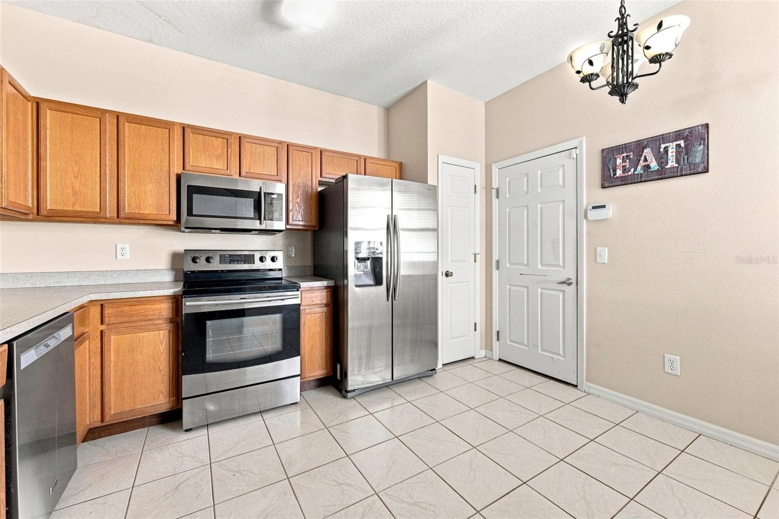 Townhouse at 11220 WINDSOR PLACE CIR, TAMPA, photo 7 of 41