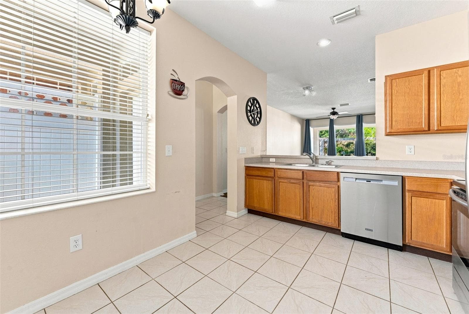 Townhouse at 11220 WINDSOR PLACE CIR, TAMPA, photo 9 of 41