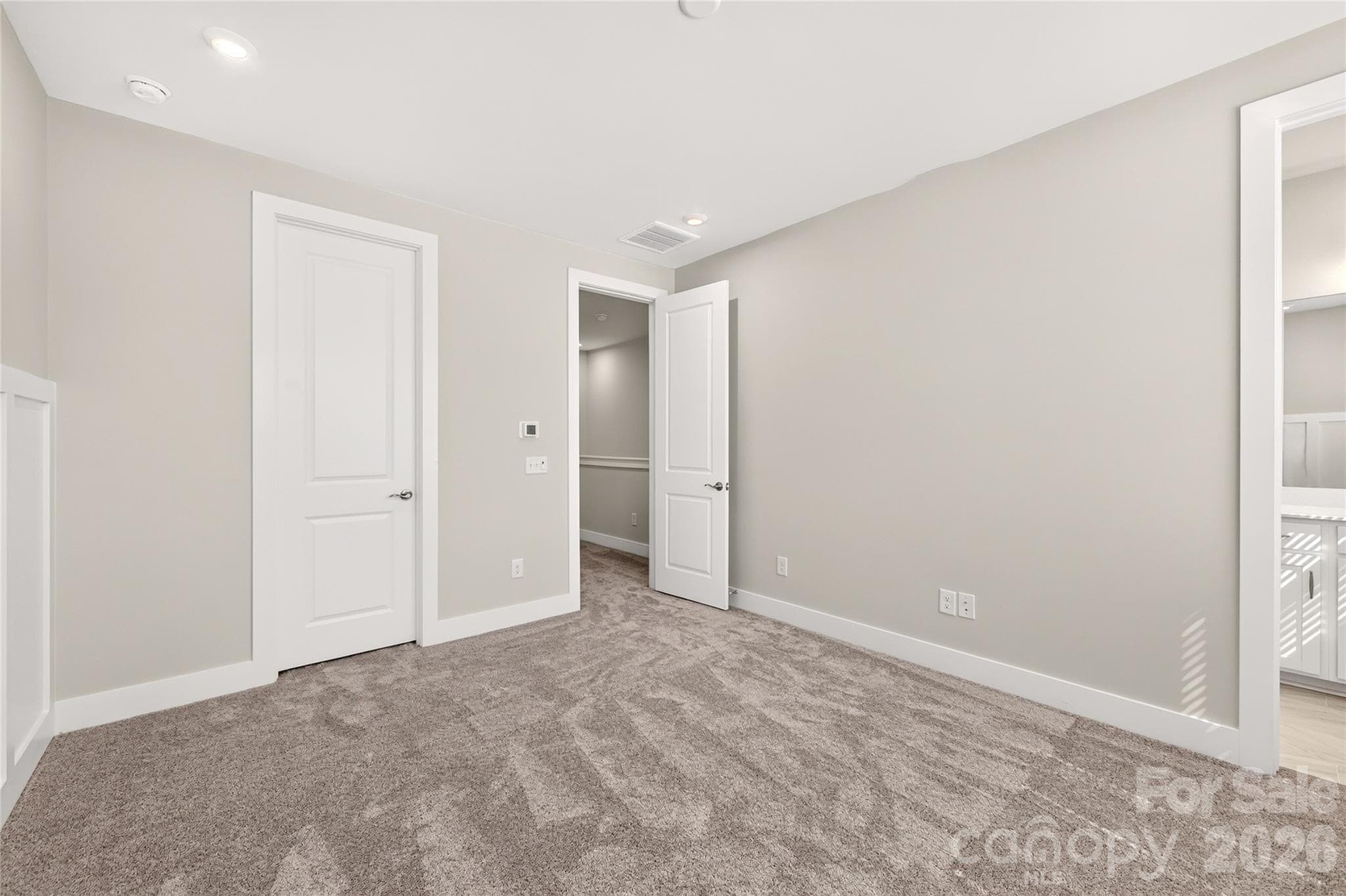 9-Foot Ceilings & 8-Foot Doors - Charlotte