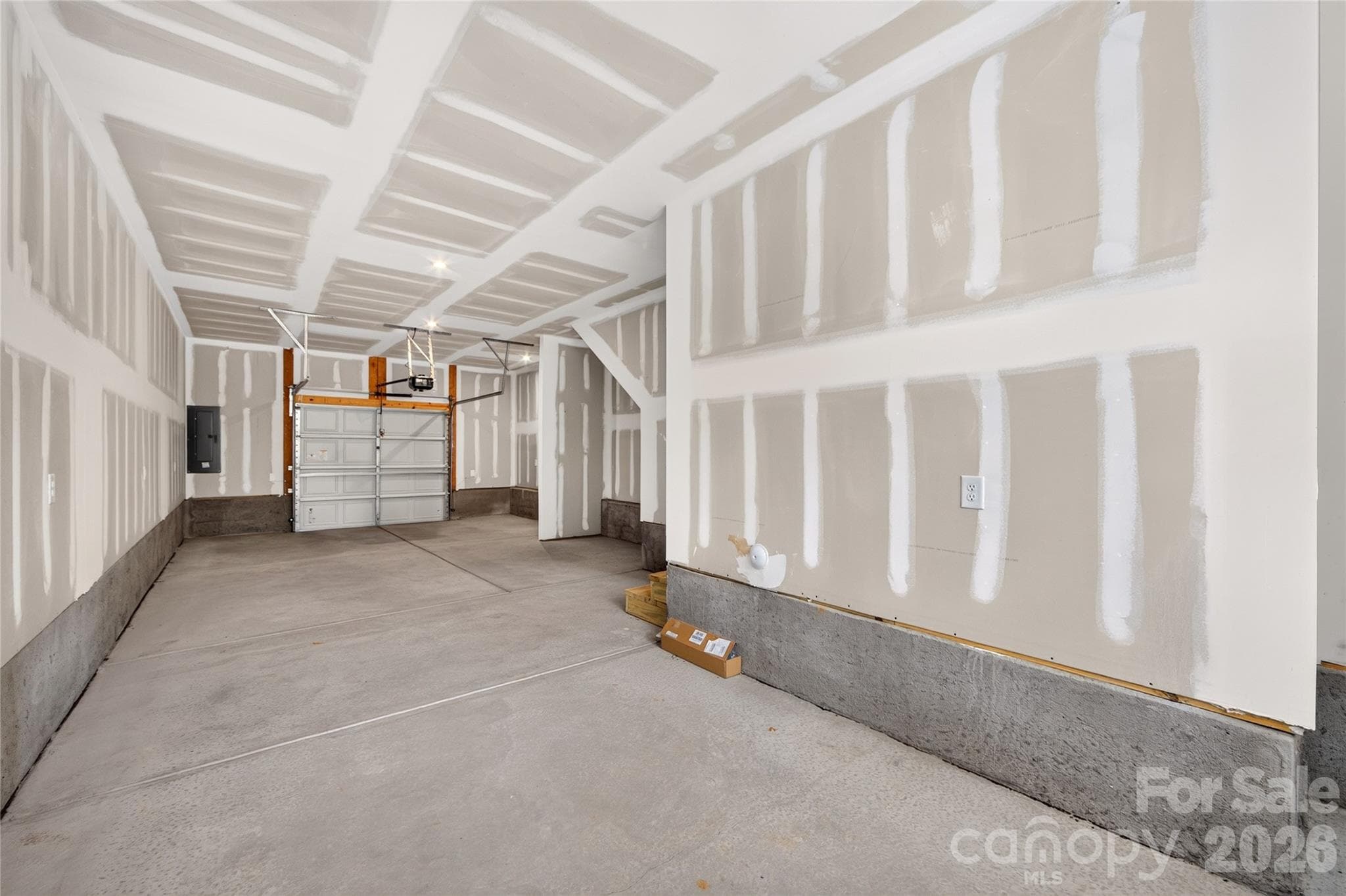 2-Car Tandem Garage - Charlotte