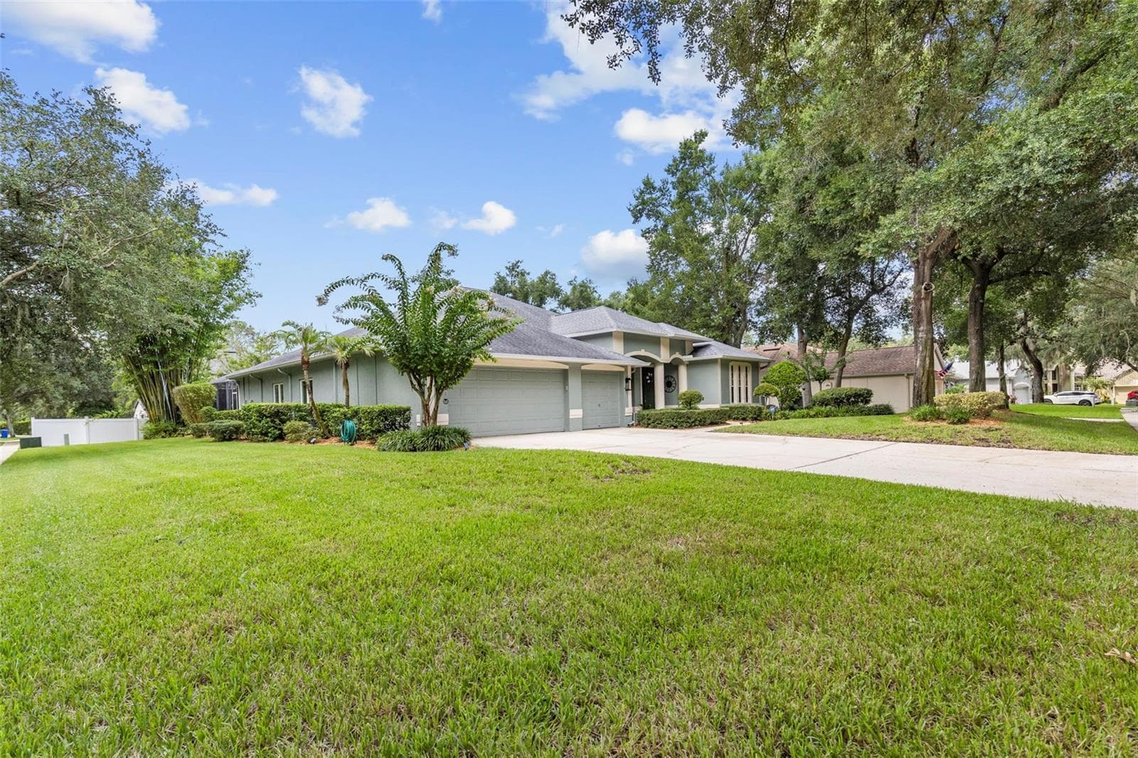 Single Family Residence at 28 CAMELOT RIDGE DR, BRANDON, photo 6 of 70