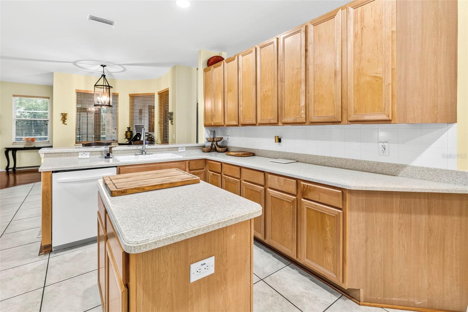 Single Family Residence at 28 CAMELOT RIDGE DR, BRANDON, photo 22 of 70