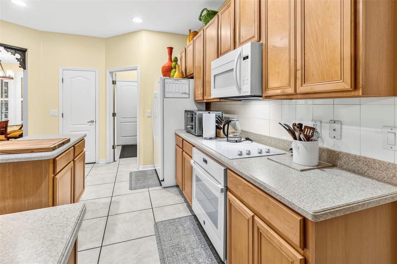 Single Family Residence at 28 CAMELOT RIDGE DR, BRANDON, photo 24 of 70