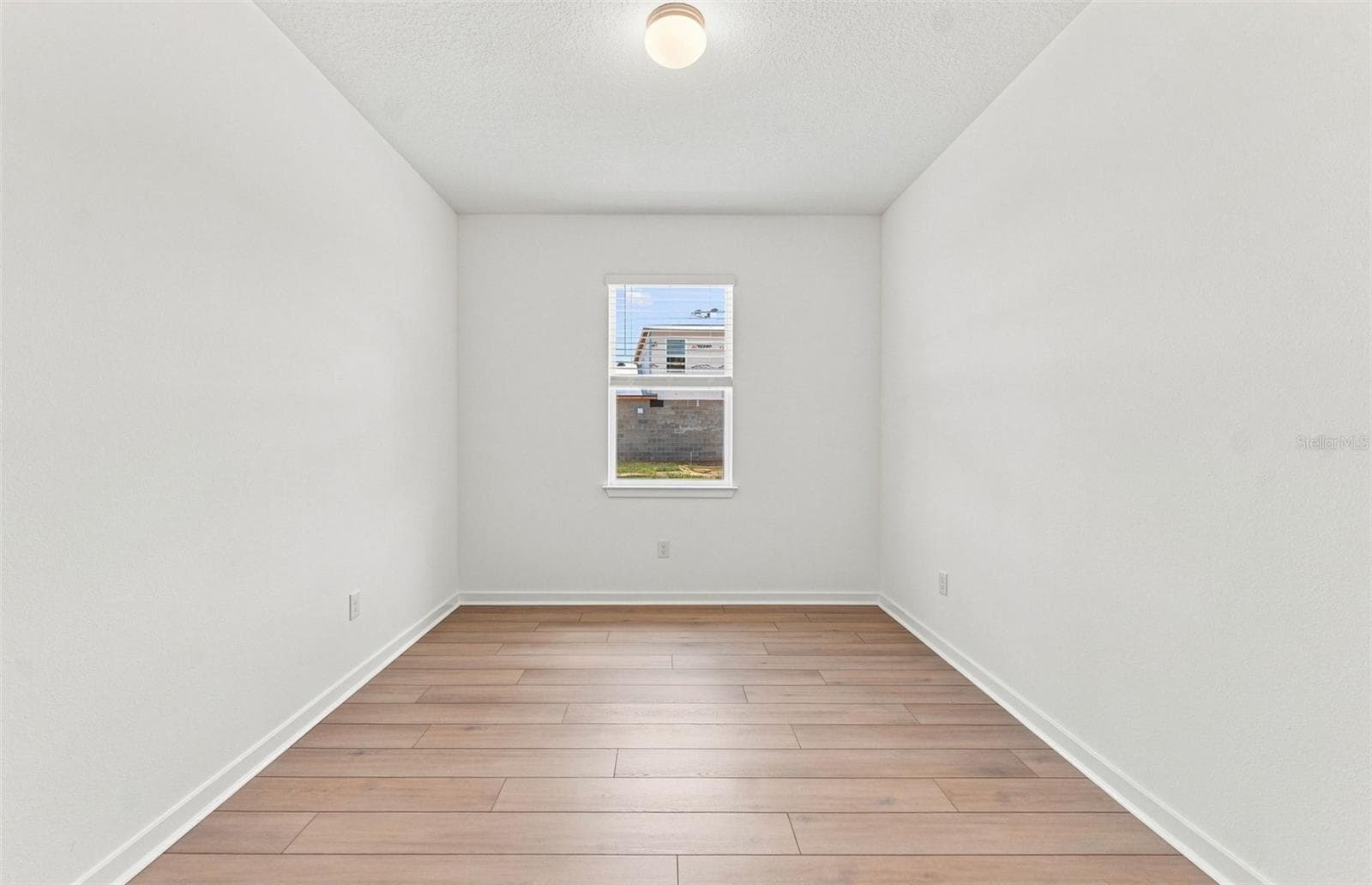 Enclosed Flex Room - 33335 HERDS HALLOW WAY, WESLEY CHAPEL