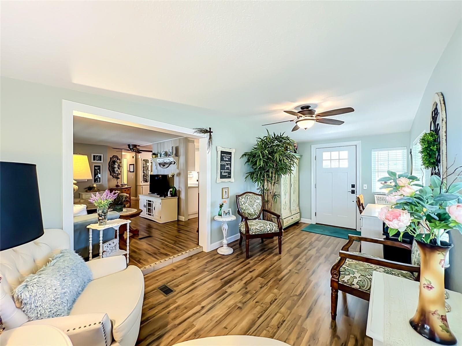 Manufactured Home at 1108 NASSAU CIR, TAVARES, photo 6 of 63