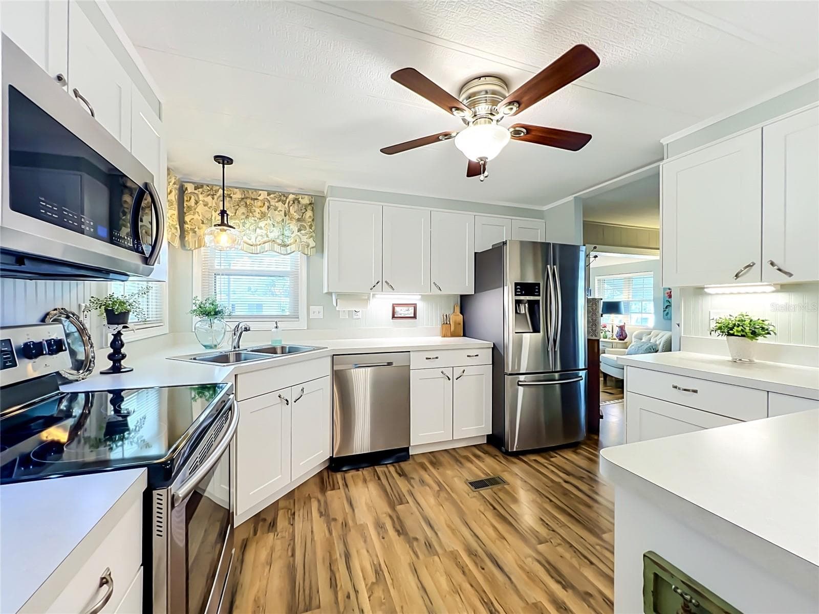 Manufactured Home at 1108 NASSAU CIR, TAVARES, photo 16 of 63