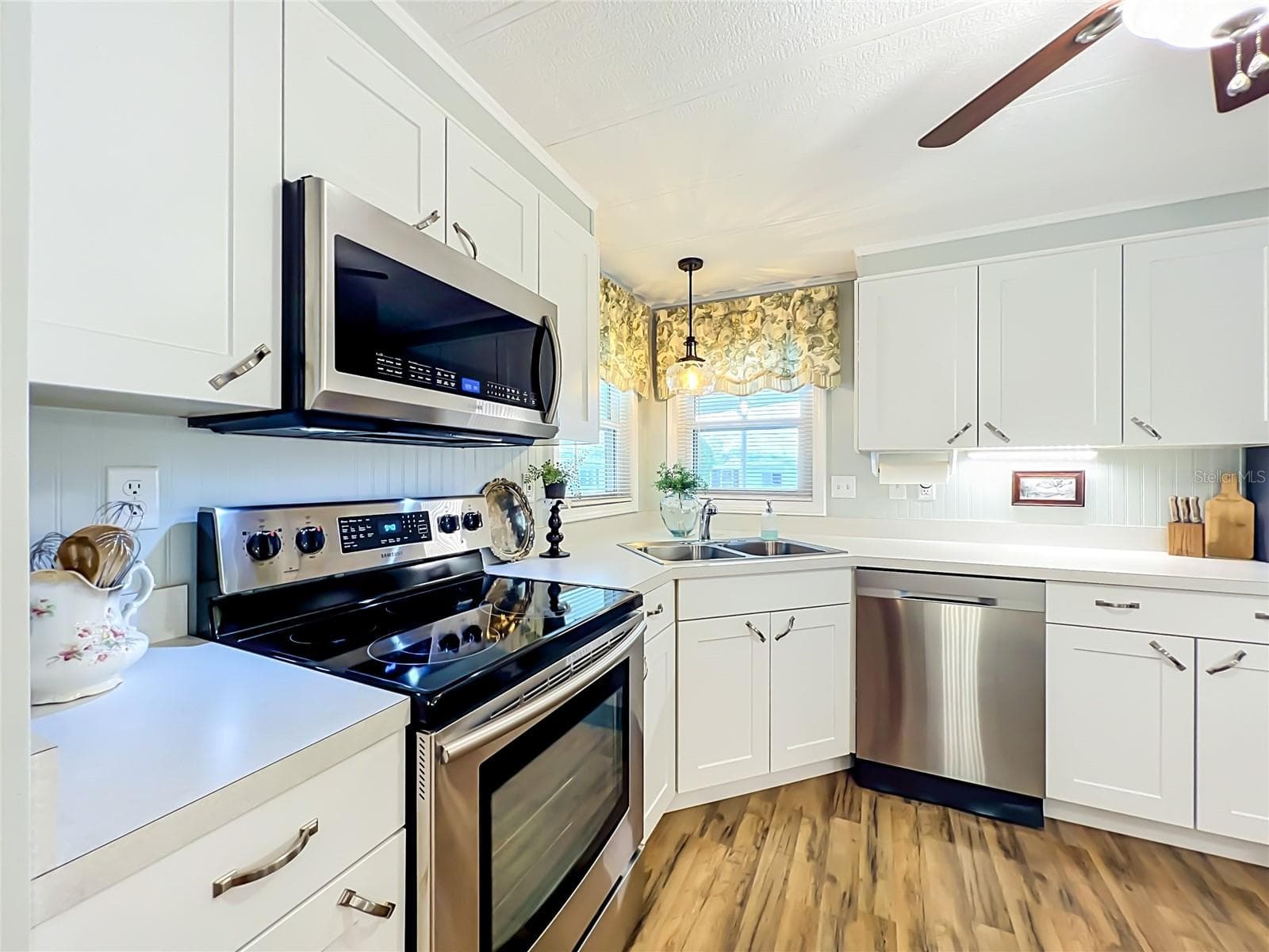 Manufactured Home at 1108 NASSAU CIR, TAVARES, photo 17 of 63