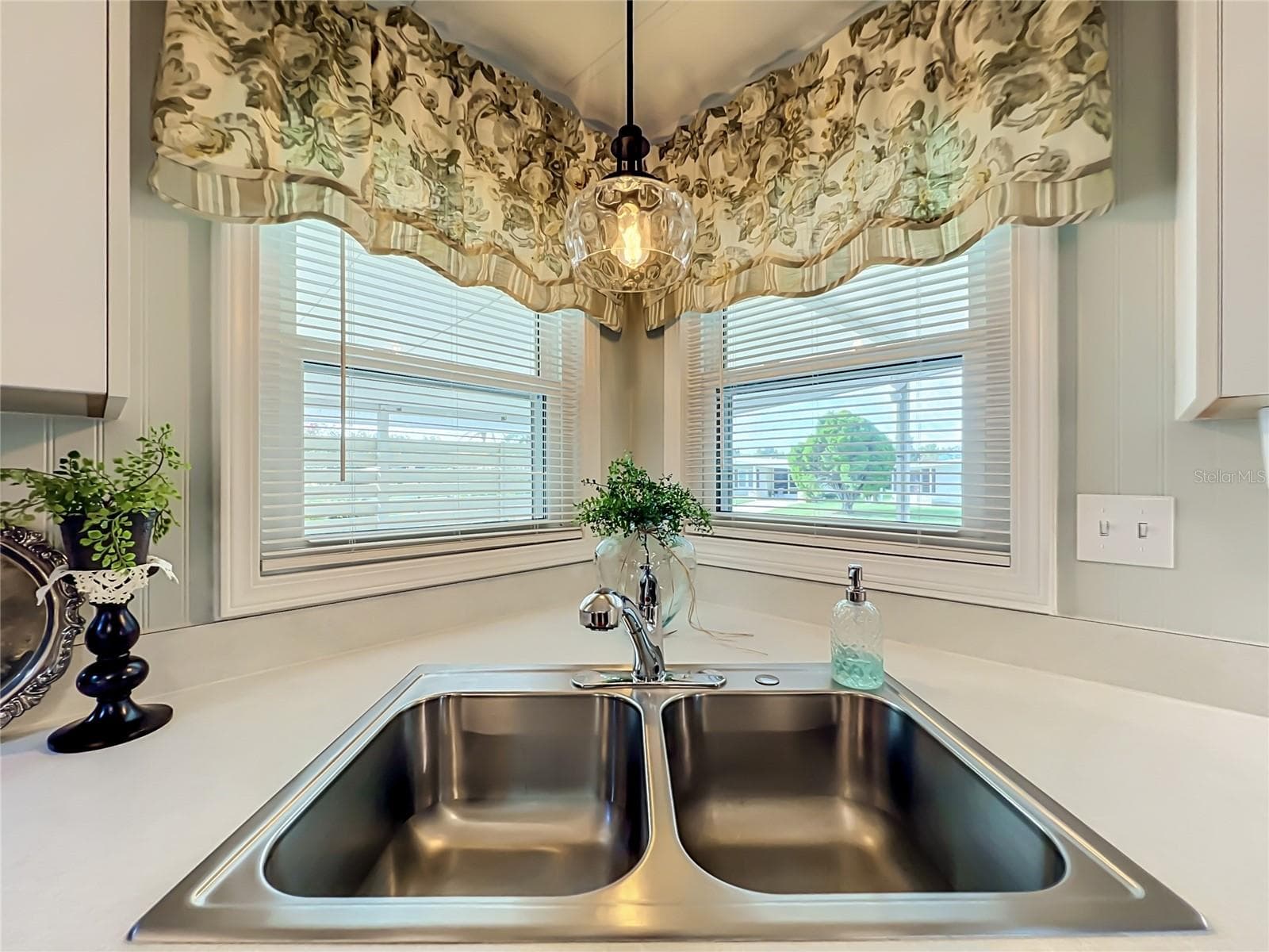 Manufactured Home at 1108 NASSAU CIR, TAVARES, photo 20 of 63