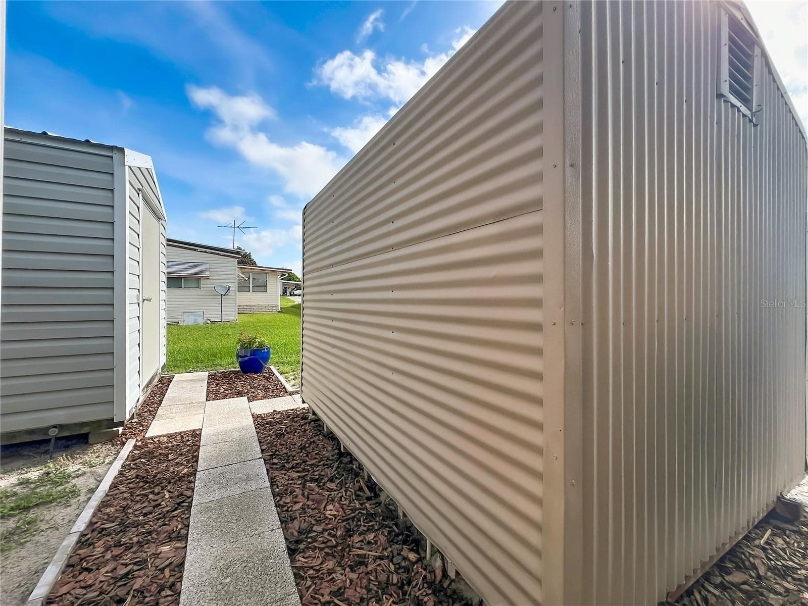 2 private sheds - 1108 NASSAU CIR, TAVARES