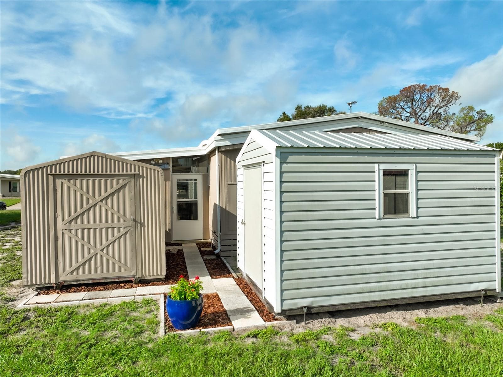 Manufactured Home at 1108 NASSAU CIR, TAVARES, photo 41 of 63
