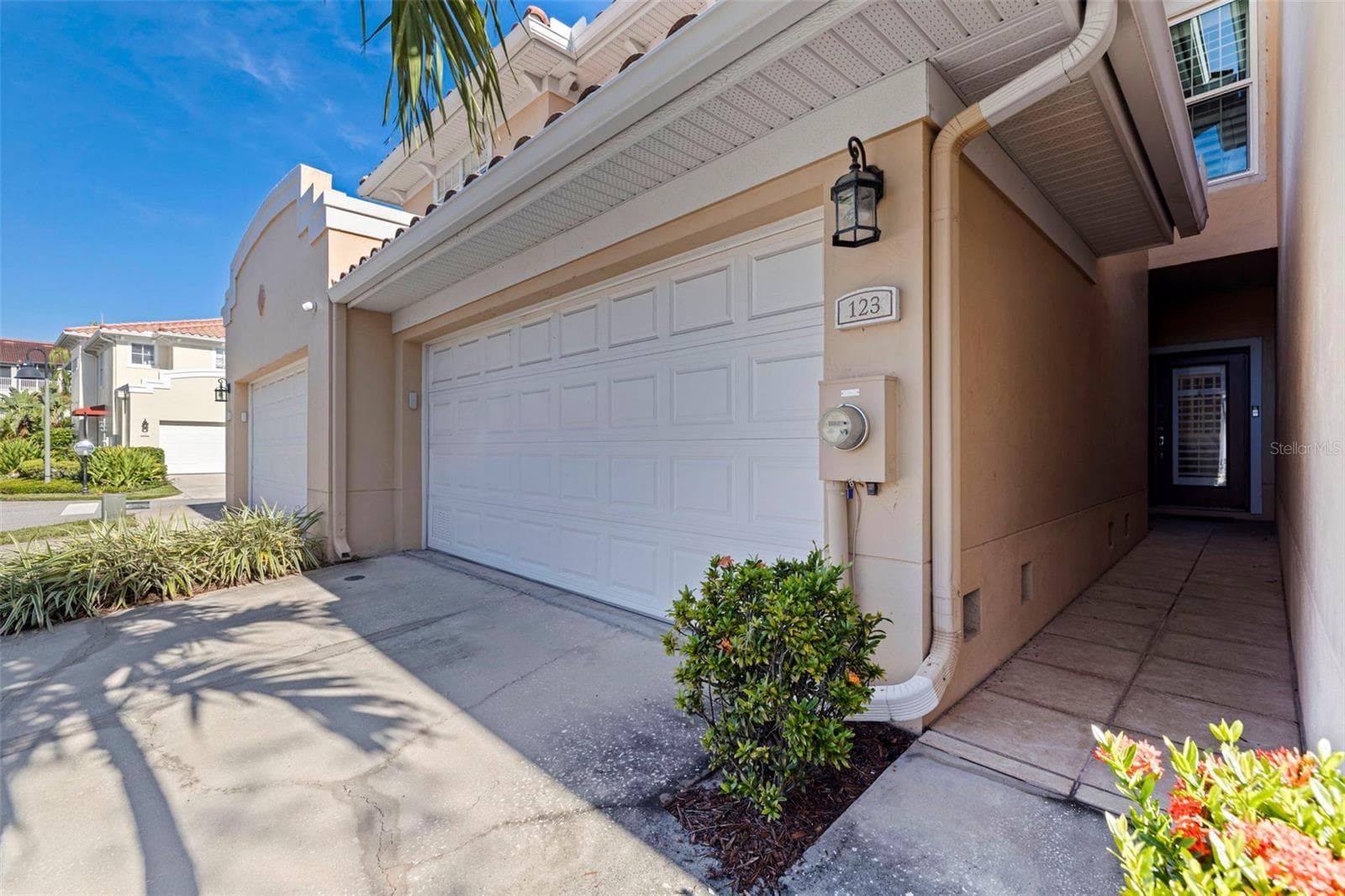 Townhouse at 123 VALENCIA CIR, ST PETERSBURG, photo 3 of 38