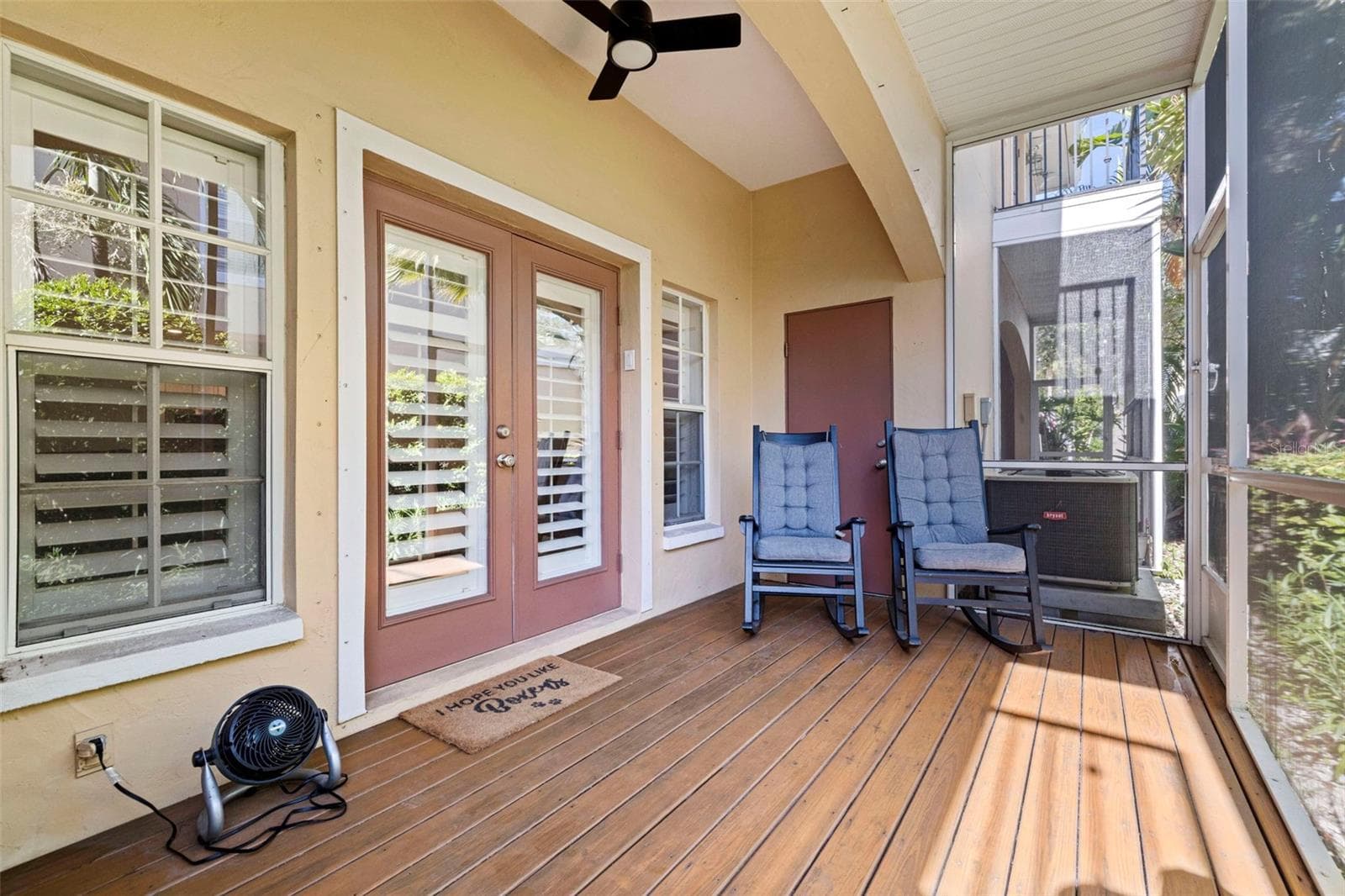 Townhouse at 123 VALENCIA CIR, ST PETERSBURG, photo 14 of 38
