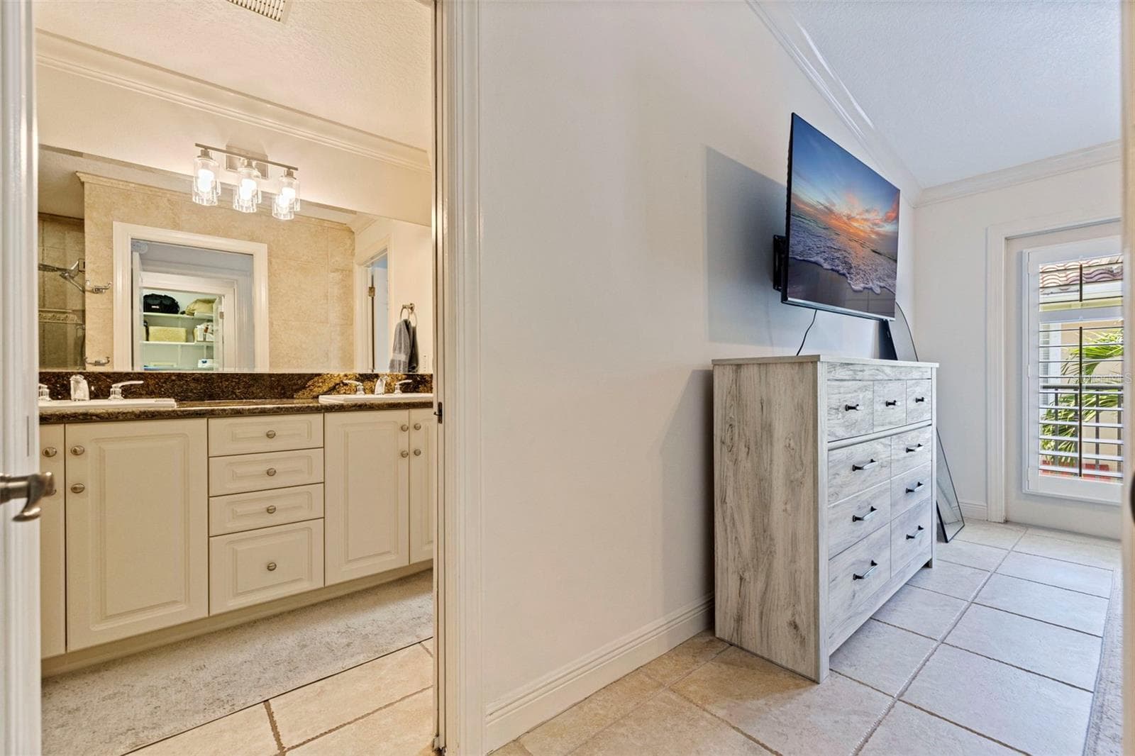 Townhouse at 123 VALENCIA CIR, ST PETERSBURG, photo 24 of 38